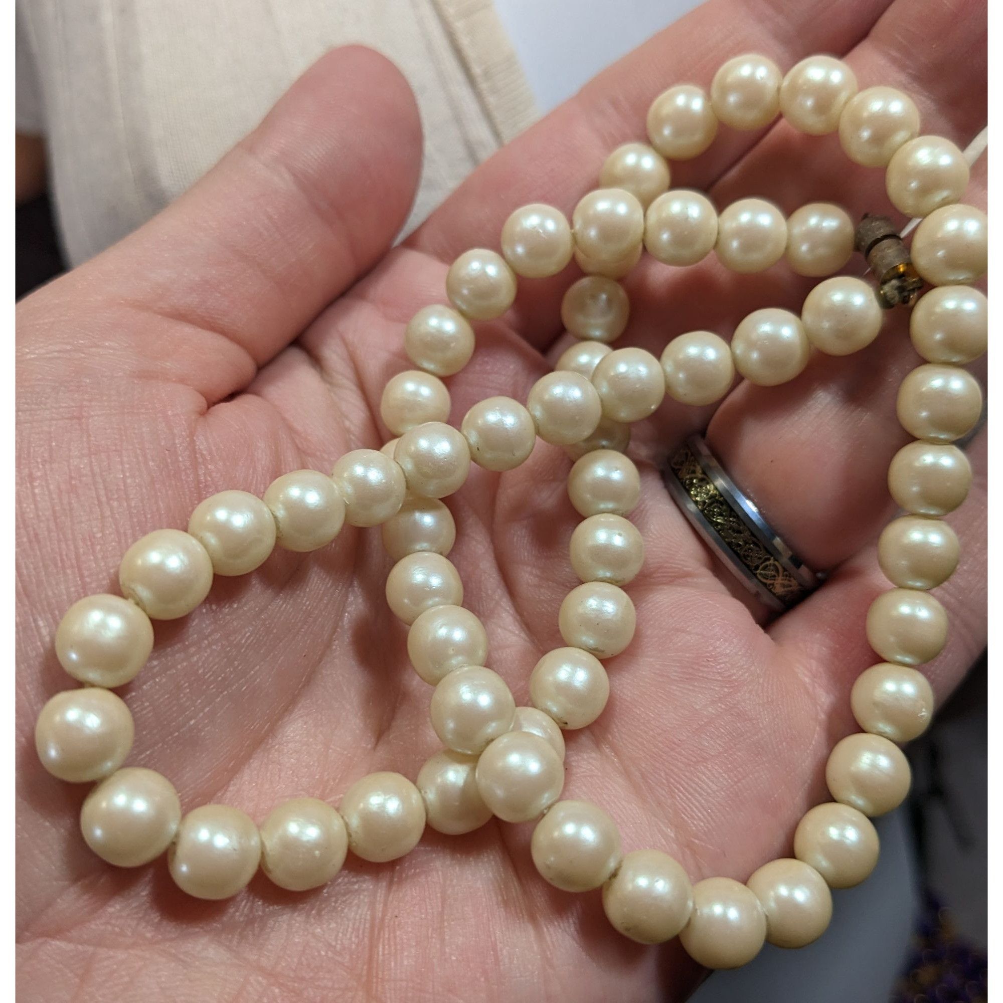 Other Vintage Shimmery Faux Pearl Beaded Necklace Size ONE SIZE - 5 Thumbnail