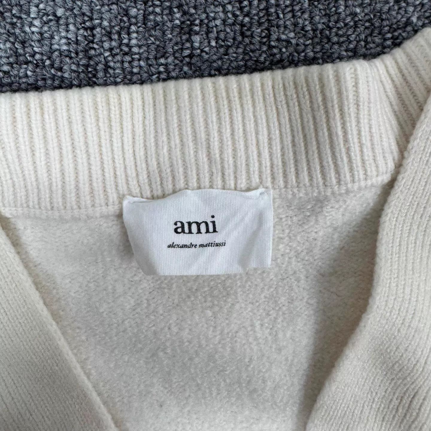 AMI Ami Heart Logo Wool Knit Cardigan L 99 New Size US L / EU 52-54 / 3 - 6 Thumbnail