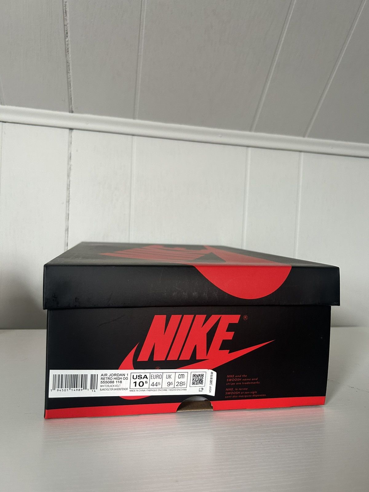 Jordan Brand Nike Air Jordan 1 High Volt Size US 10.5 / EU 43-44 - 9 Thumbnail