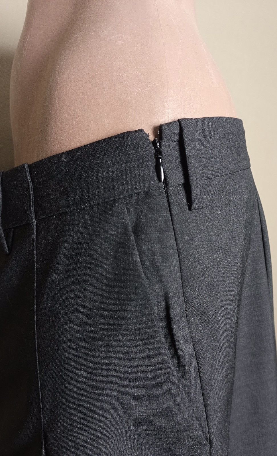 Prada PRADA Dark Grey Wool Pencil Skirt Size EU 44 Size 30" / US 8 / IT 44 - 8 Thumbnail