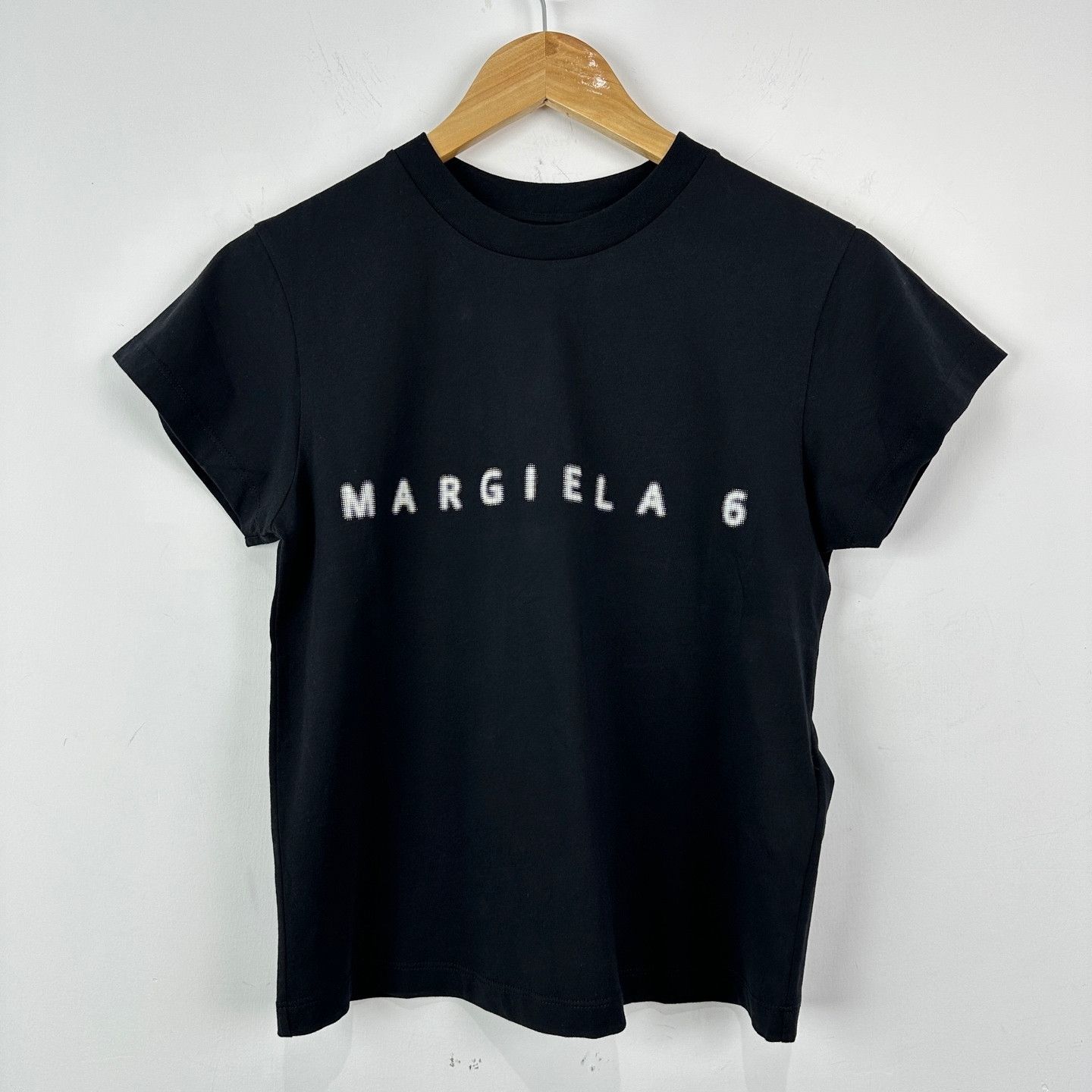 MM6 MM6 Maison Margiela Logo T-Shirt Size XS Size XS / US 0-2 / IT 36-38 - 1 Thumbnail