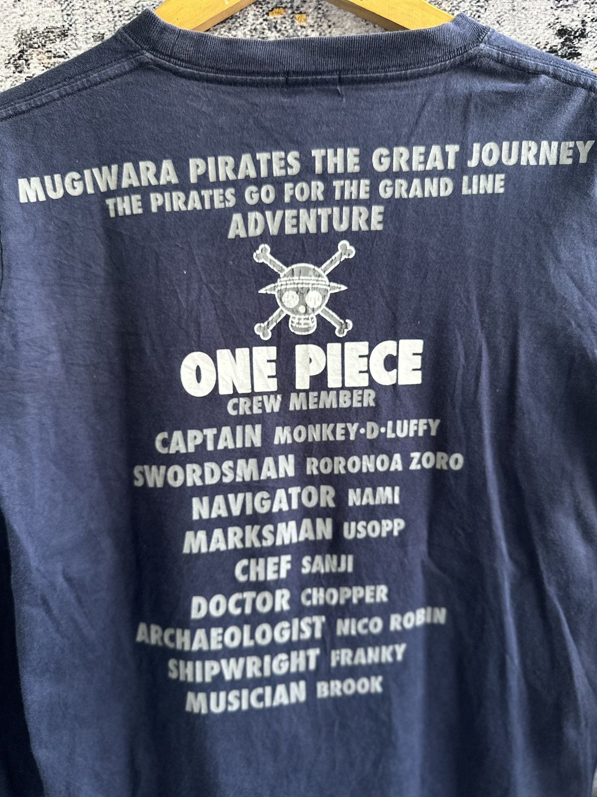 Anime RARE ARTICLE ONE PIECE CREW MEMBER LONG SLEEVE TSHIRT Size US M / EU 48-50 / 2 - 4 Thumbnail