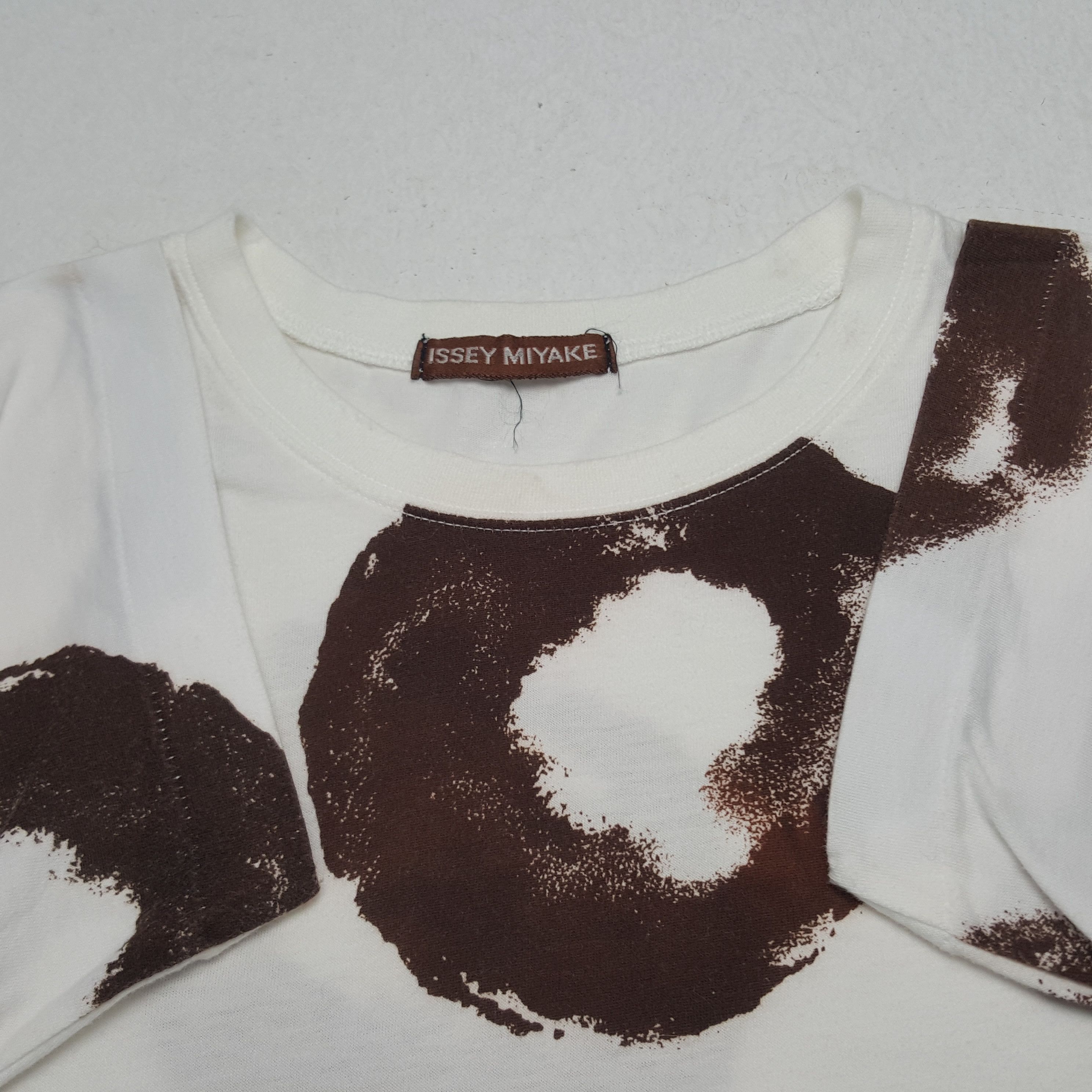 Issey Miyake Vintage Issey Miyake Japanese Designer Tshirt C219N53 Size US L / EU 52-54 / 3 - 3 Thumbnail