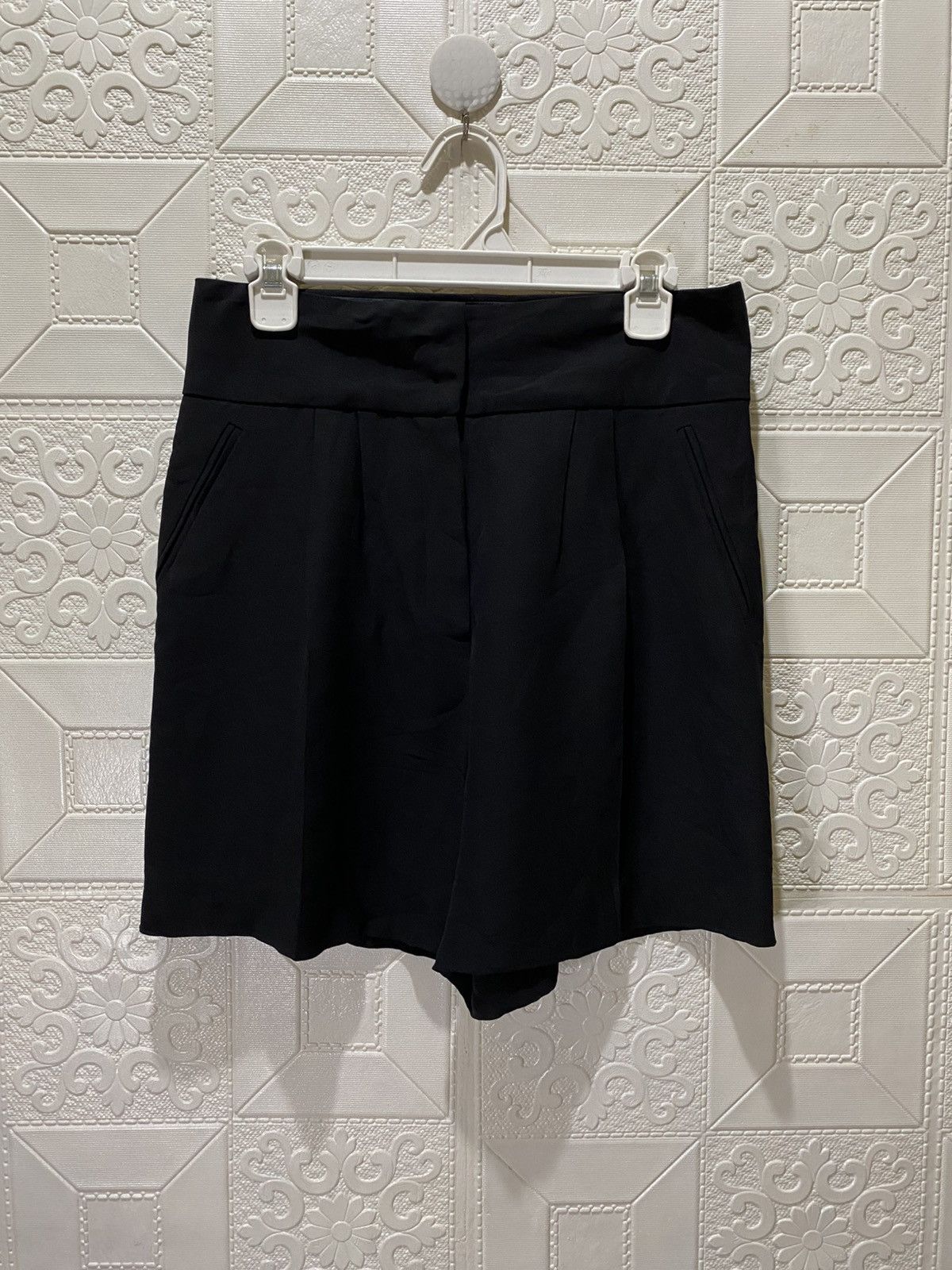 Valentino Velentino Women Shorts Size 31" - 1 Thumbnail