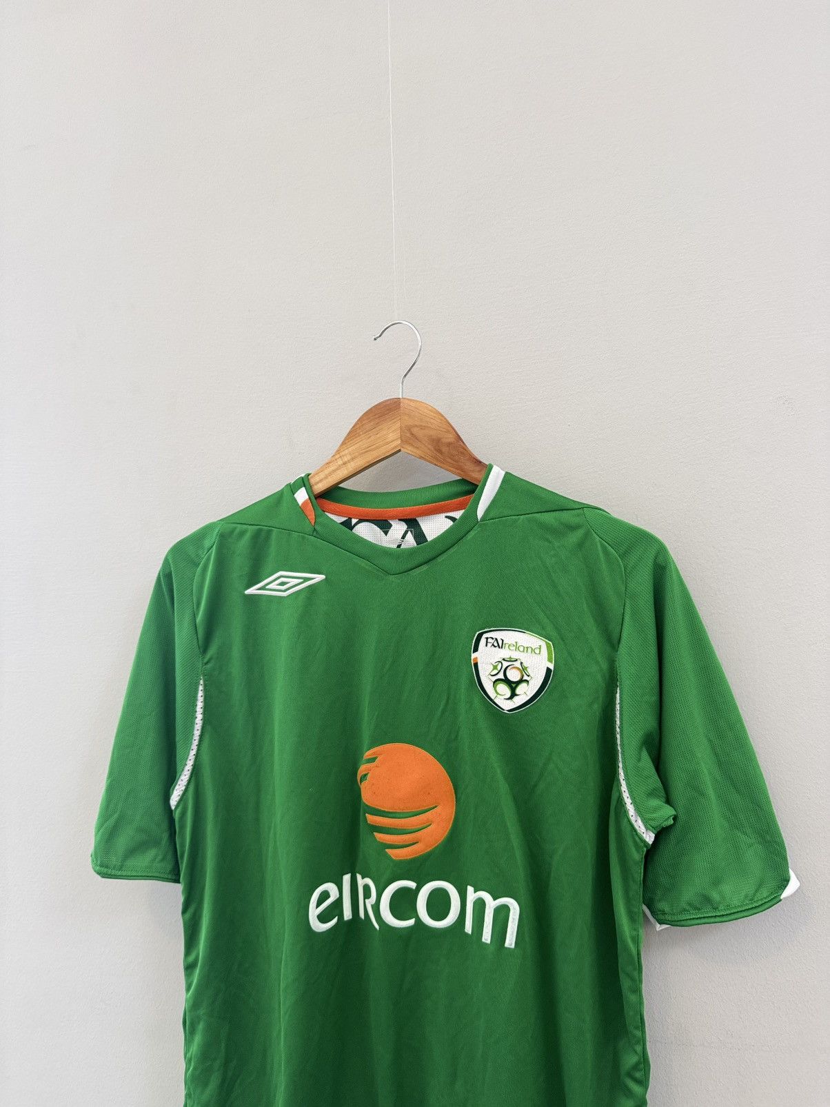 Umbro FA Ireland soccer jersey casual shirt football Size US M / EU 48-50 / 2 - 2 Thumbnail
