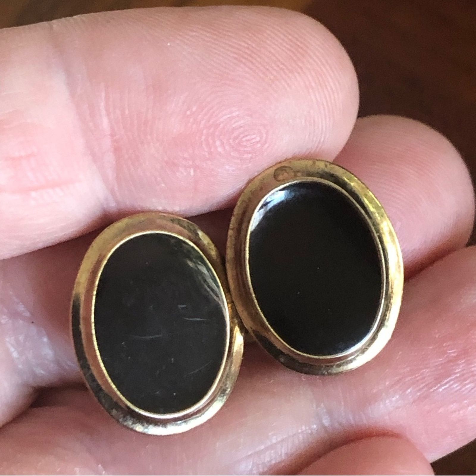 Vintage Vintage oval black enamel gold plated clip on earrings Size ONE SIZE - 4 Thumbnail