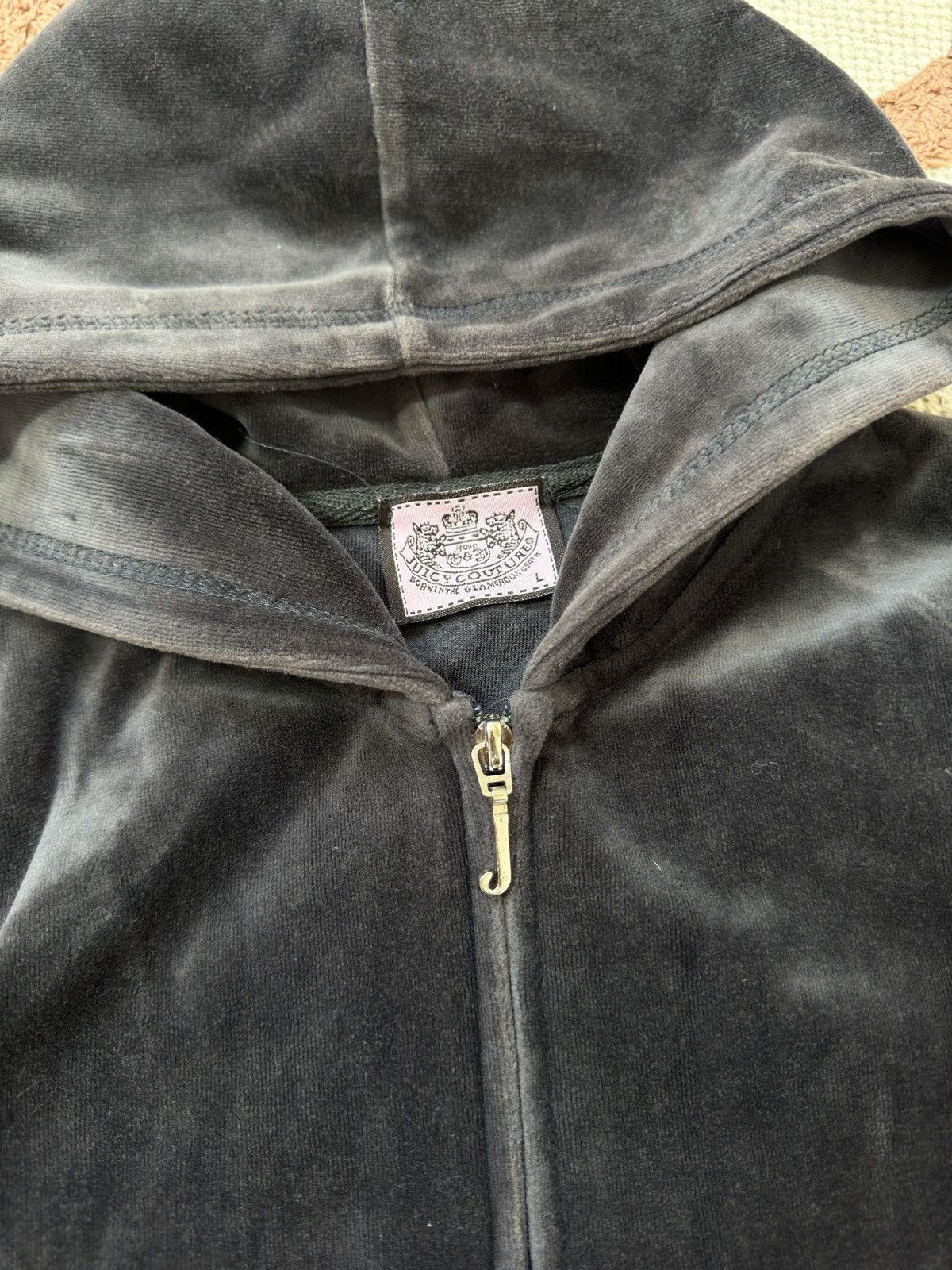 Juicy Couture VINTAGE VELOUR JUICY COUTURE 2000s ZIP UP HOODIE Size L / US 10 / IT 46 - 3 Thumbnail