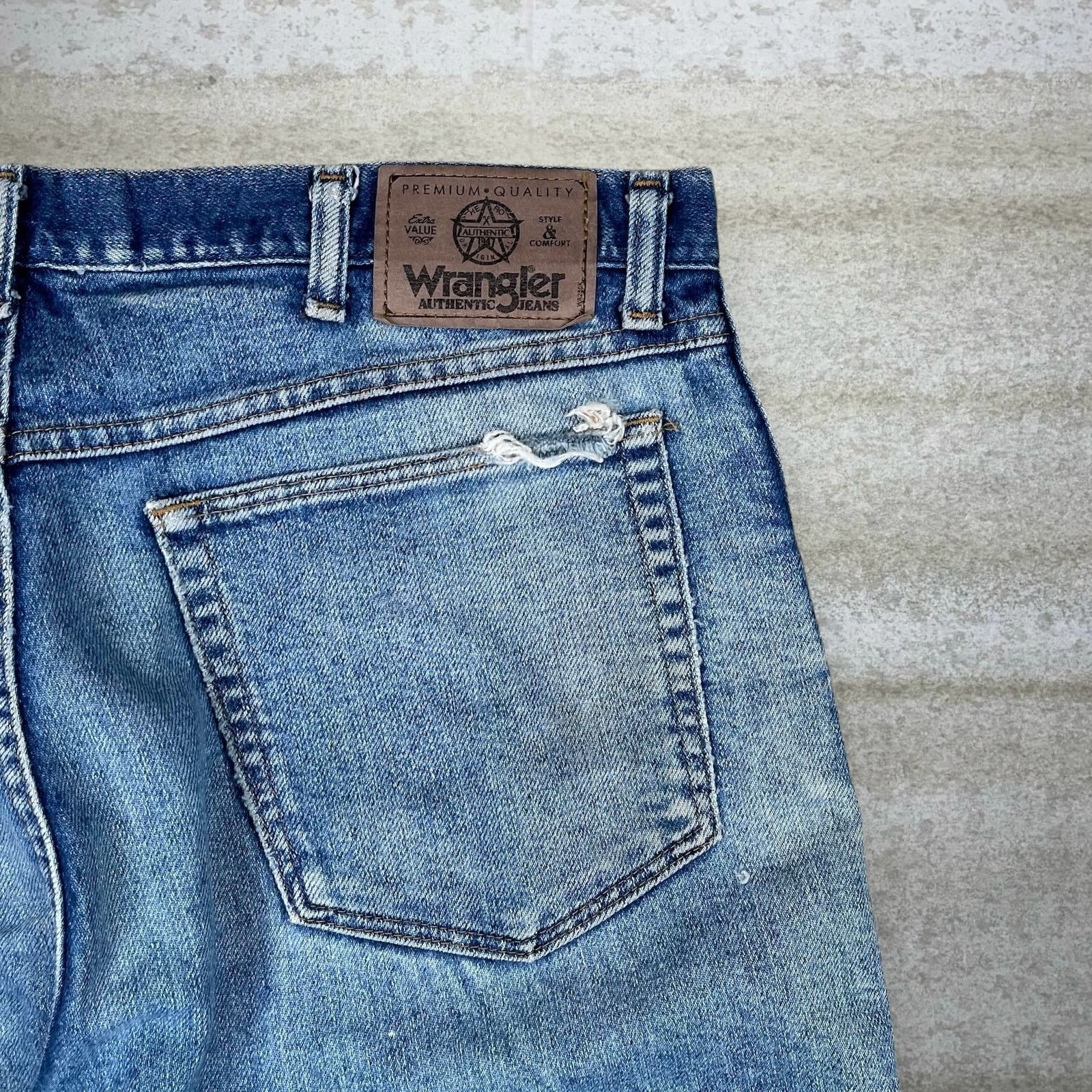 Wrangler Vintage Y2K Wrangler Jeans 36x29 Relaxed Fit Medium Wash Size US 36 / EU 52 - 3 Thumbnail