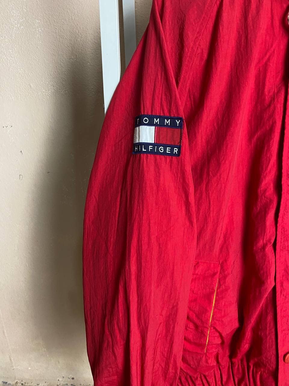 Mega Yacht × Tommy Hilfiger Tommy HilfigerYacht Spell Out Hooded Jacket (Pit 26.5) Size US L / EU 52-54 / 3 - 3 Thumbnail