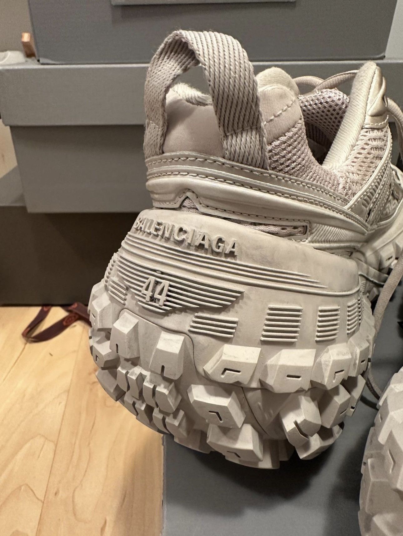 Balenciaga Balenciaga Beeige Defender Sneaker DSWT Sz.44 Size US 11 / EU 44 - 8 Thumbnail
