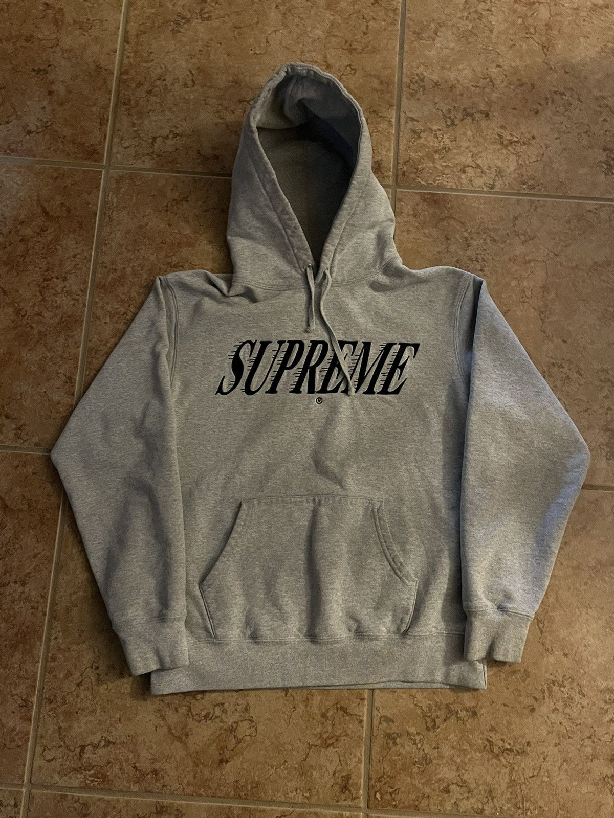 公式サイトから購入する Supreme Crossover Hooded Sweatshirt