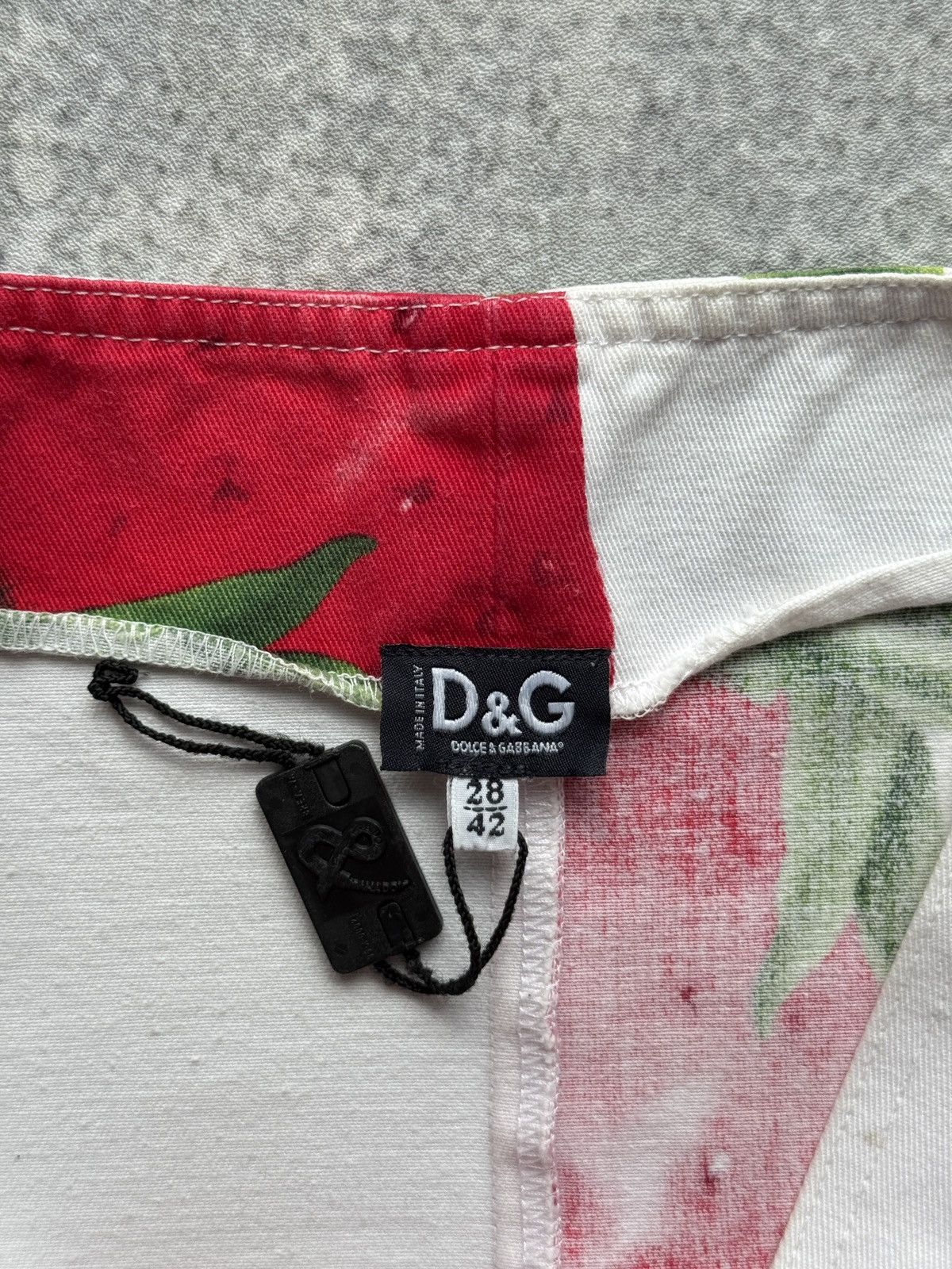 Dolce & Gabbana 🍓 Dolce & Gabbana White Strawberry Dress 💓 Size S / US 4 / IT 40 - 18 Thumbnail