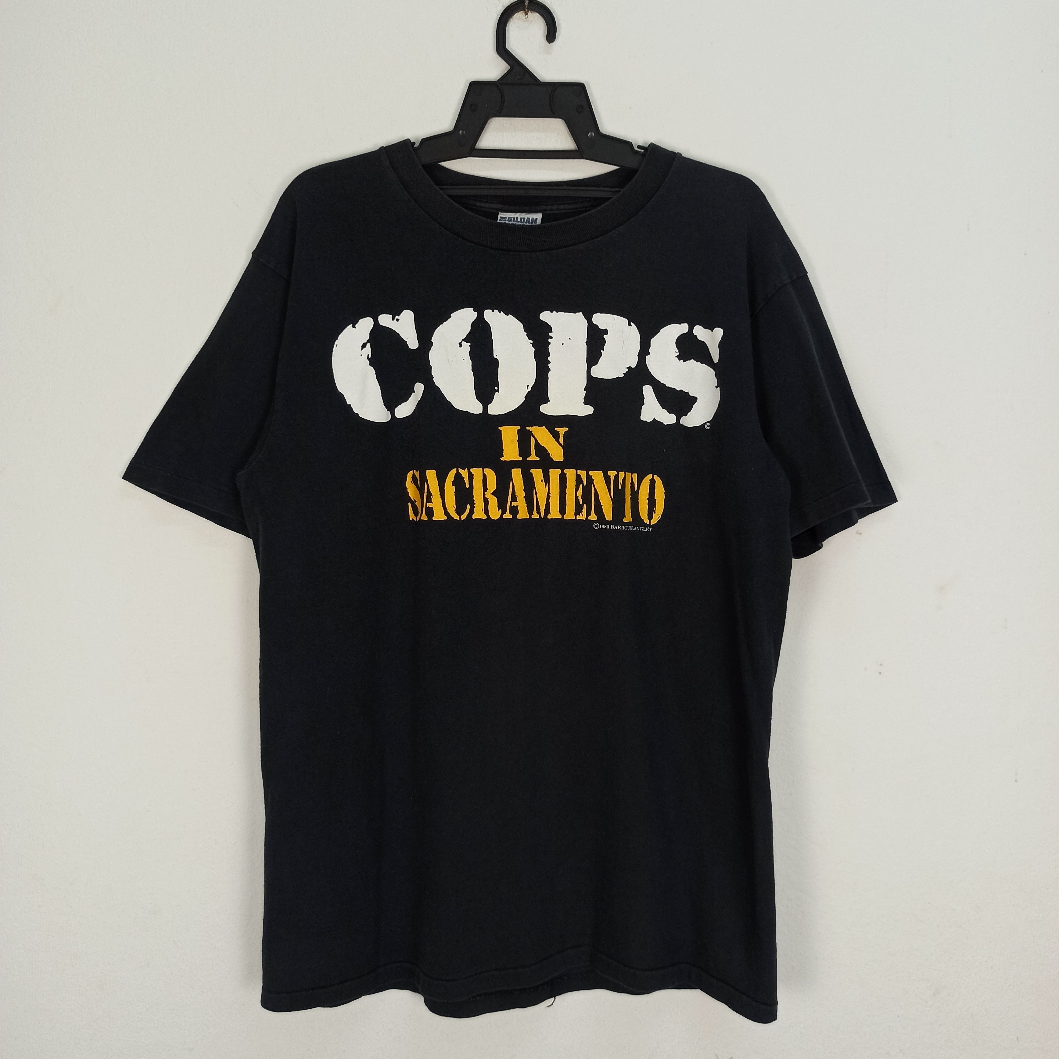 RARE🔥VINTAGE '89 COPS TV SHOW FADED SERIES NETFLIX TEE