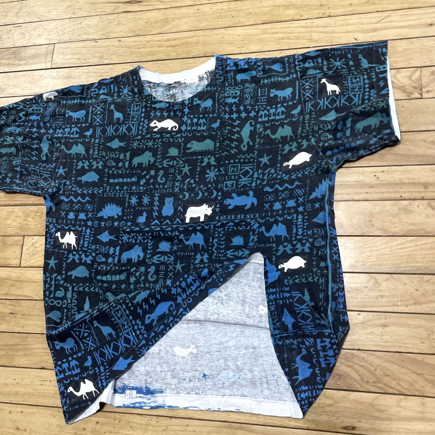 Vintage vtg 80s Single Stitch T Shirt TRIBAL ART Animal 90s Graphic AOP Crop Teal Men M Shirt Size US M / EU 48-50 / 2 - 4 Thumbnail