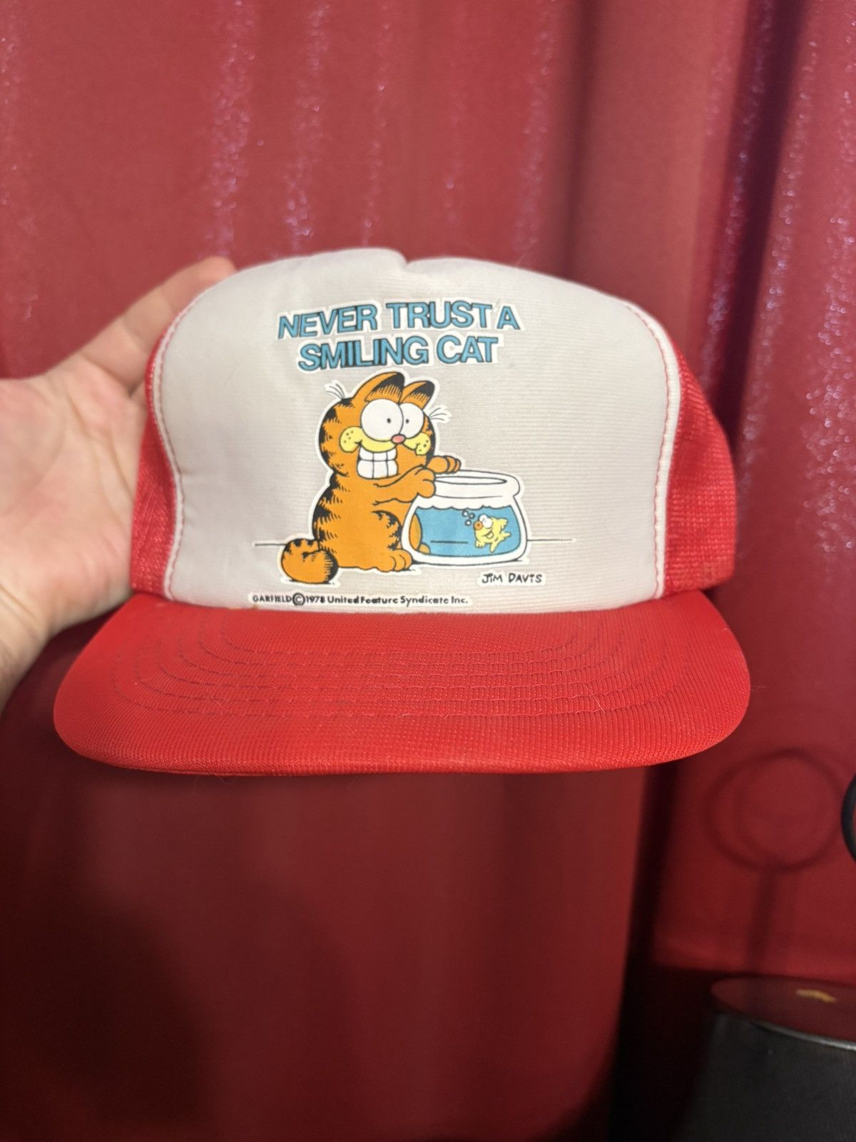 Cartoon Network Vintage Garfield Trucker Hat Never Trust Smiling Cat Grail Size ONE SIZE - 7 Thumbnail