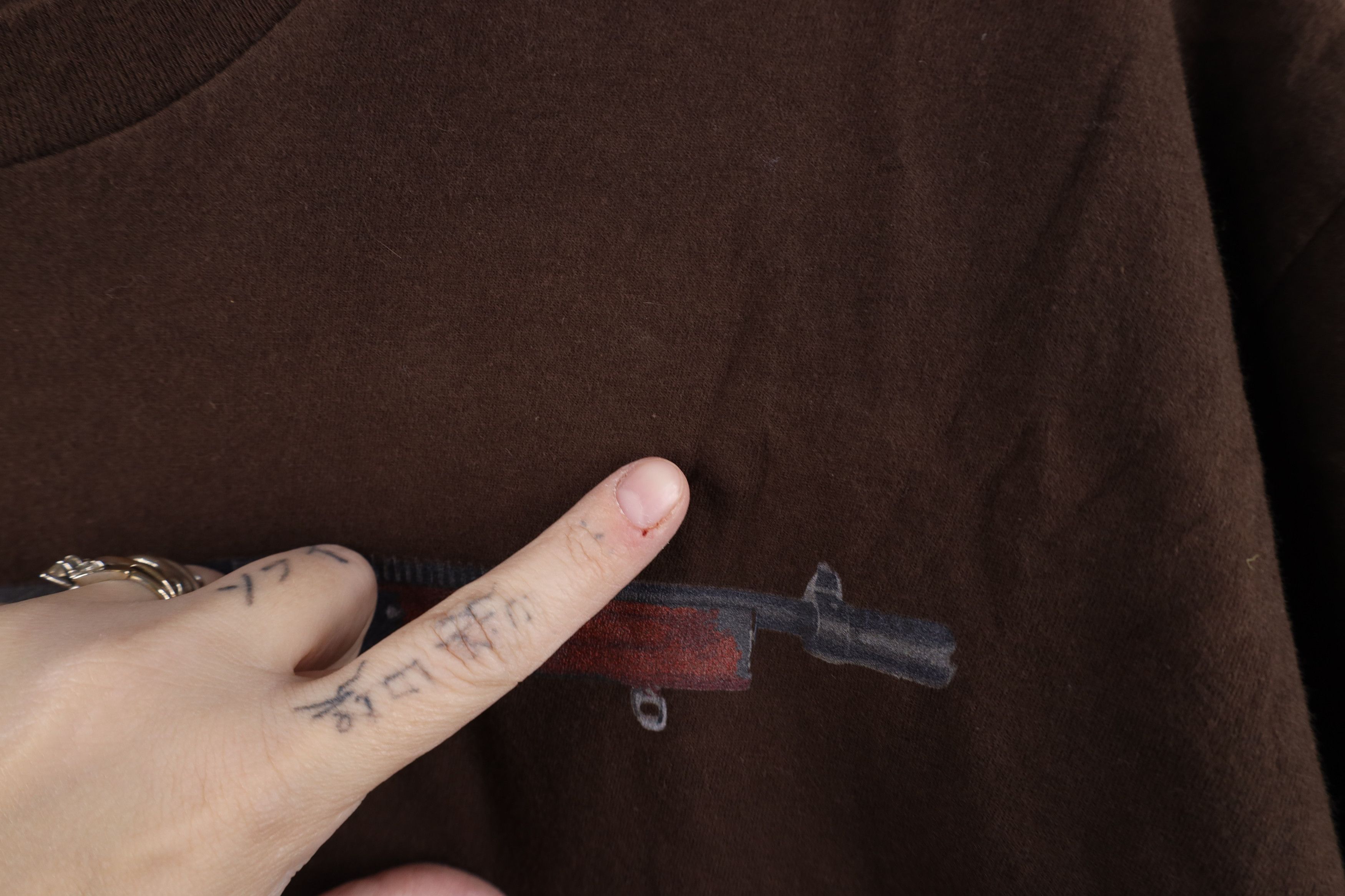 Vintage Vintage Streetwear Machine Gun Short Sleeve T-Shirt Brown Size US XL / EU 56 / 4 - 8 Thumbnail