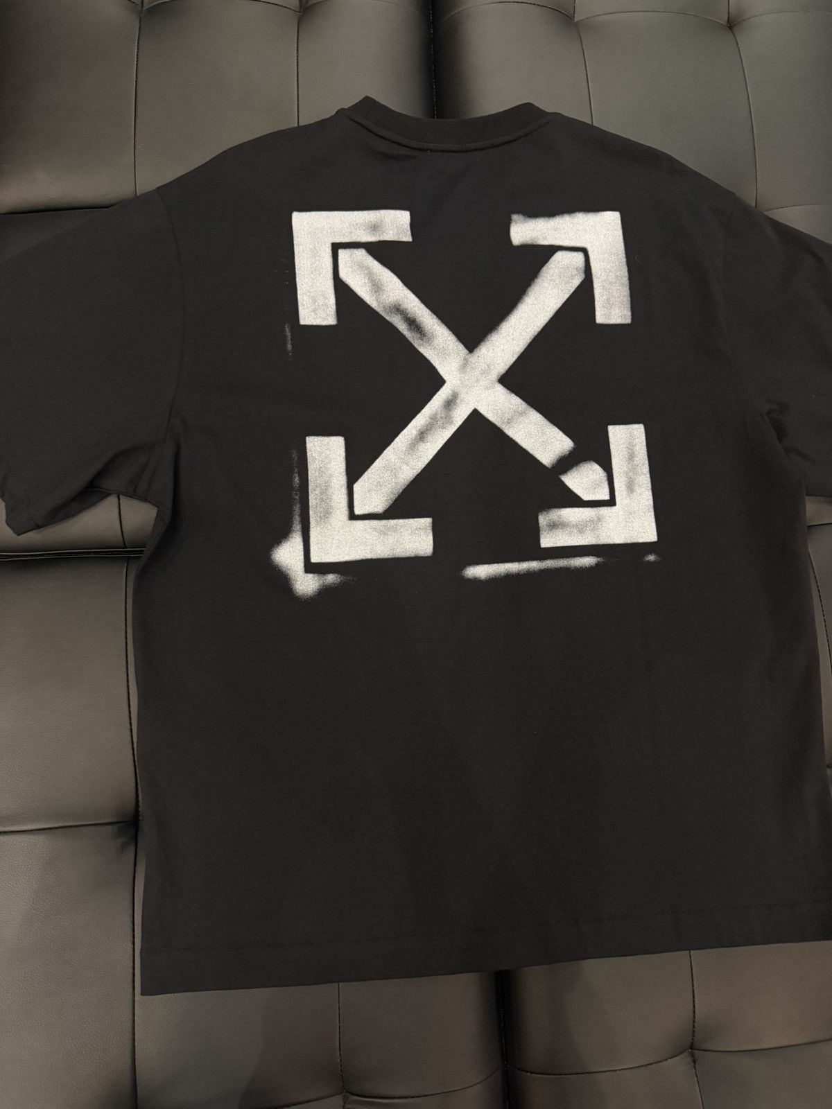 Off-White Size M - Off-White Spray Arrow T-Shirt Black Size US M / EU 48-50 / 2 - 2 Thumbnail