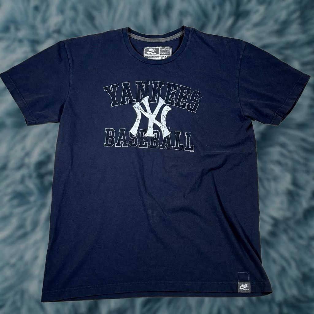 Nike VINTAGE Nike New York Yankees T-Shirt NY Genuine Merchandise Shirt Men M Blue Nike Shirt Yankees 90s Baseball Mens Size US M / EU 48-50 / 2 - 1 Thumbnail
