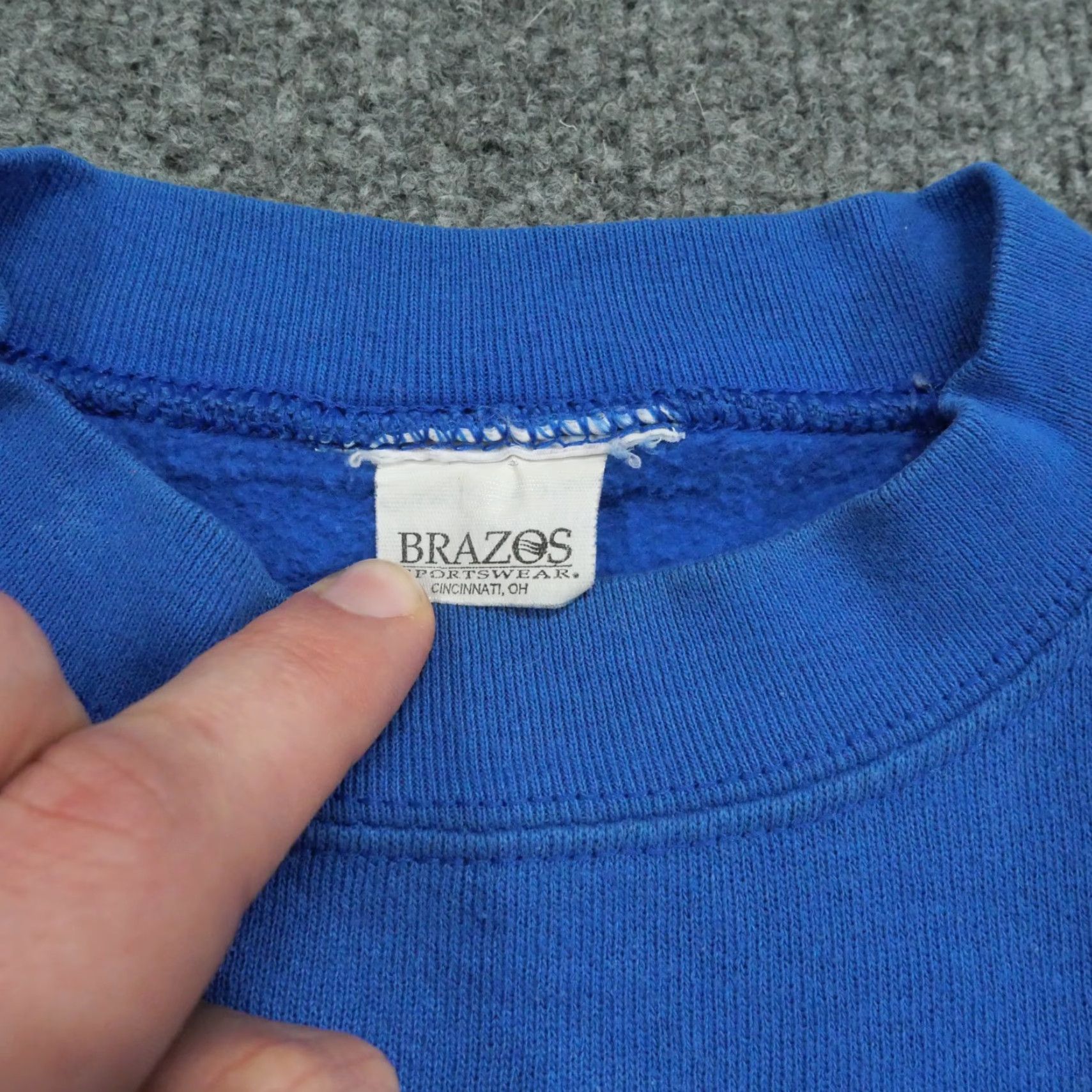 Vintage VINTAGE Kansas Sweatshirt Mens Large Blue Pullover Barn Farm Art 90s Size US L / EU 52-54 / 3 - 5 Thumbnail