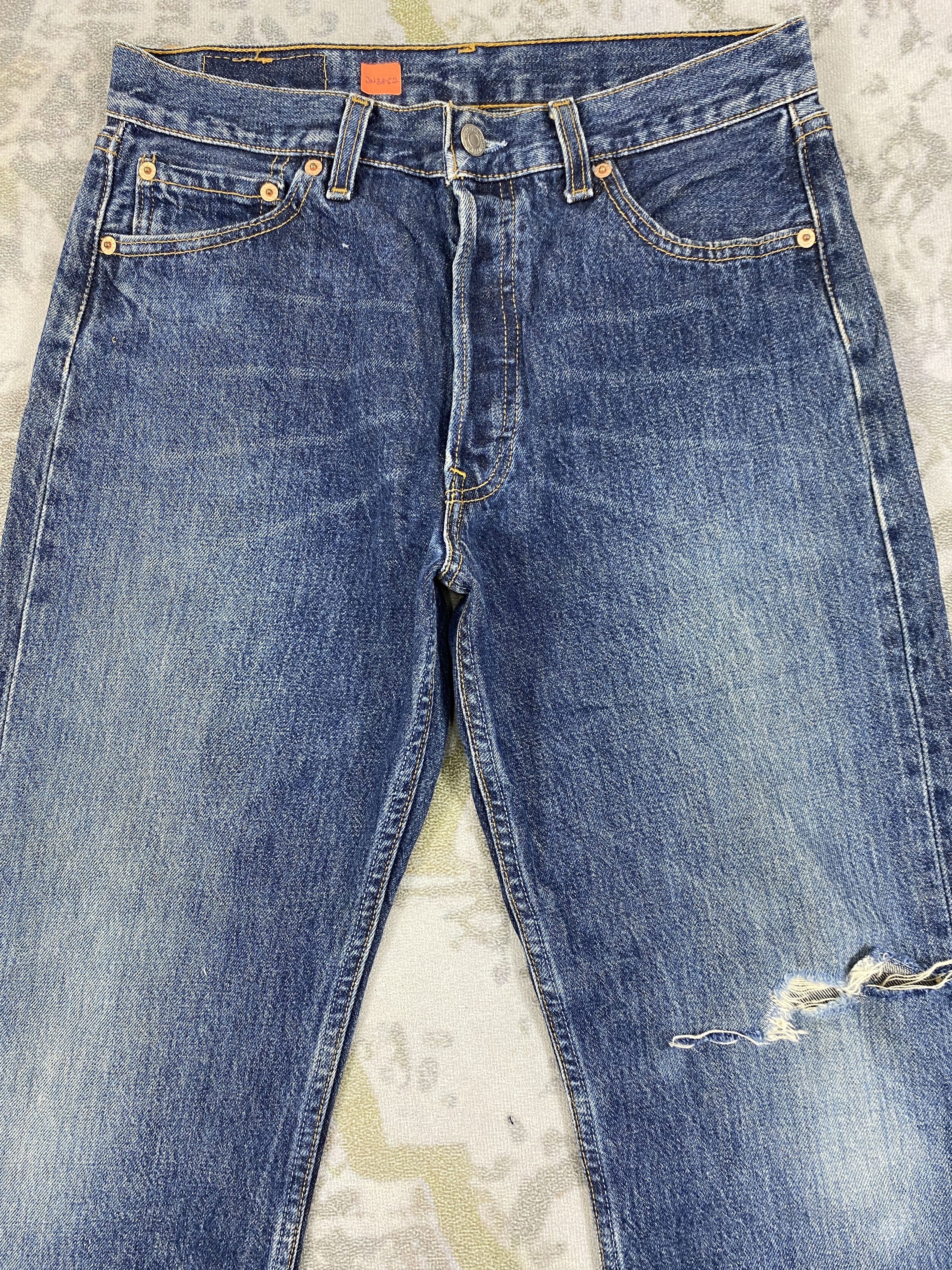 Levi's Vintage Clothing Distressed Blue Vintage Levi's 501 Jeans 29x27.5- JN3862 Size US 29 - 3 Thumbnail