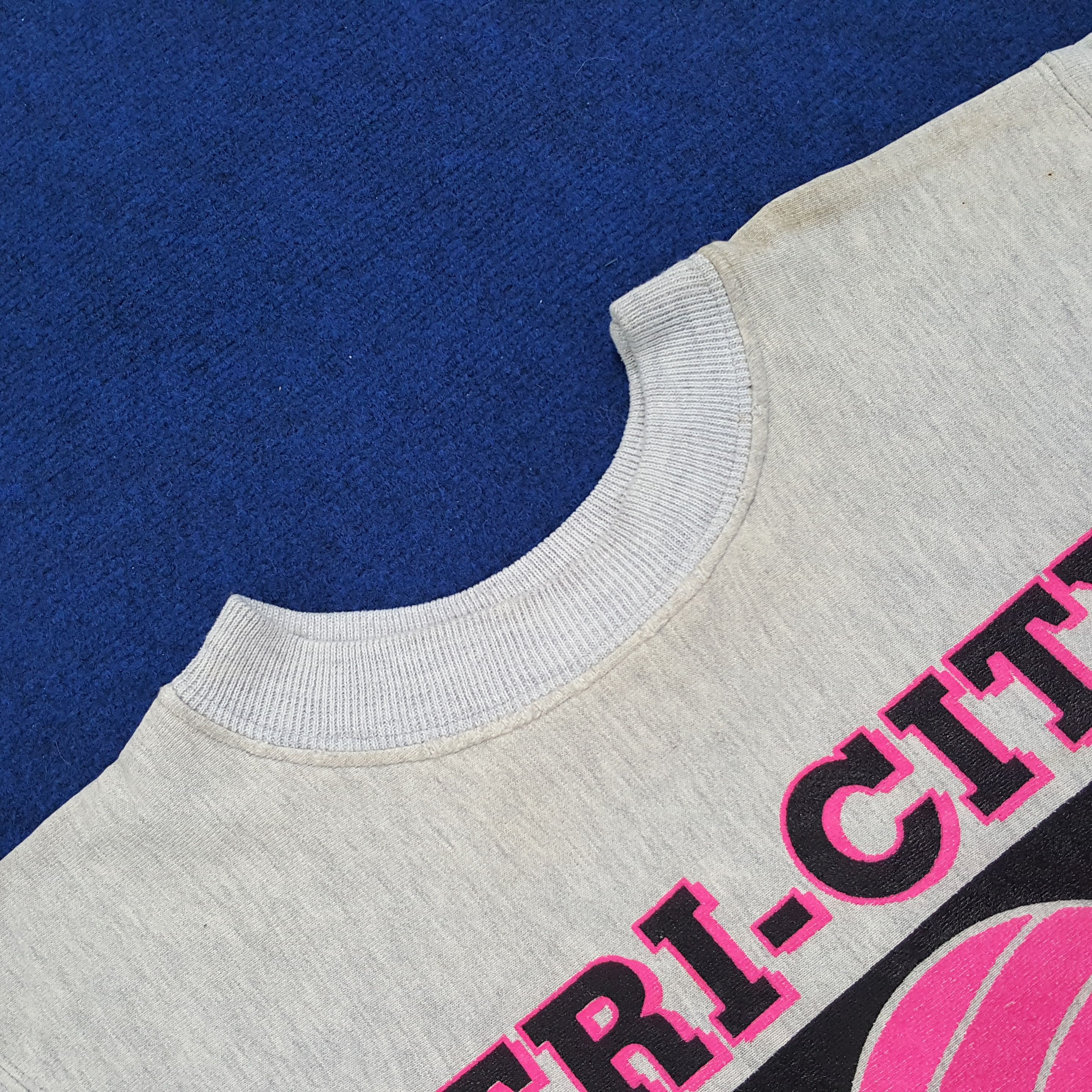 Vintage Vintage Tri-City Volleyball Sports Club Sweatshirts Size US L / EU 52-54 / 3 - 5 Thumbnail