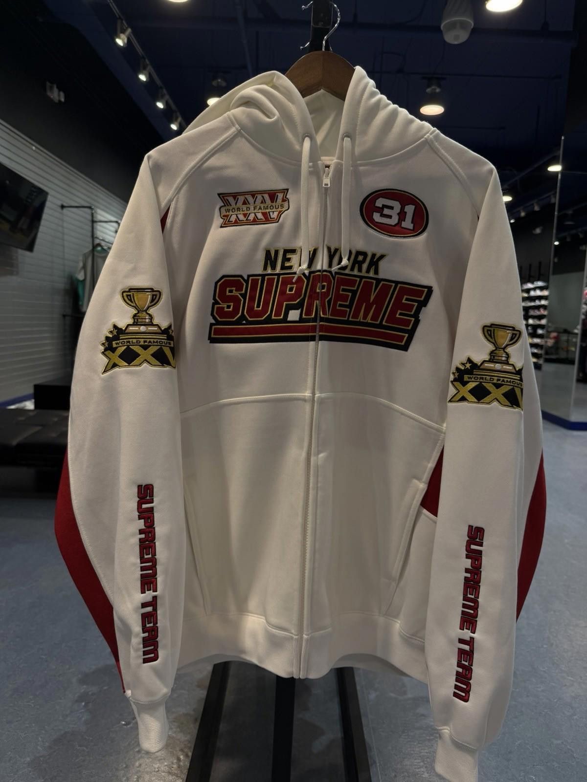 Supreme Supreme Zip Up Hooded Sweatshirt (25FW) White/Red Size (XL) Size US XL / EU 56 / 4 - 9 Thumbnail