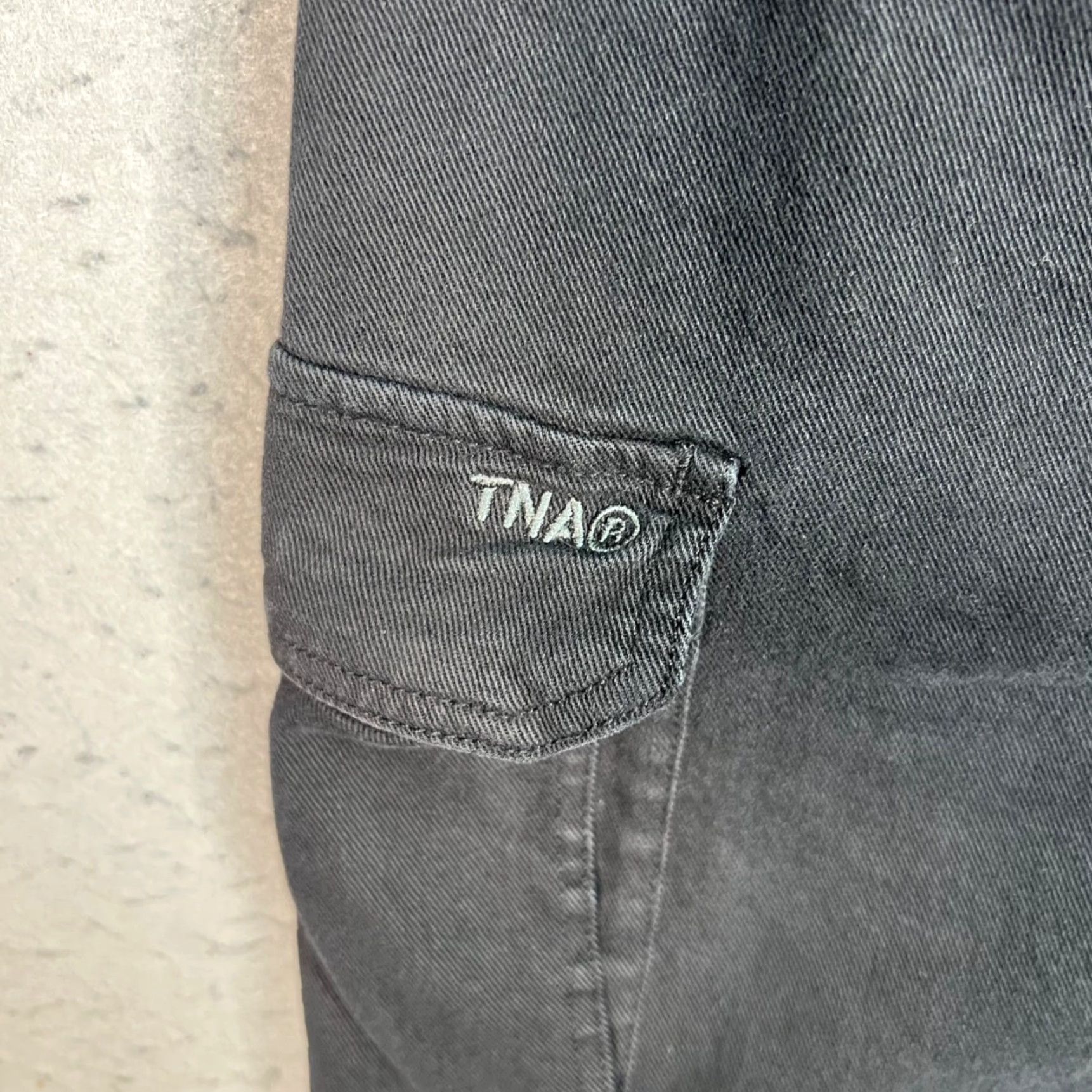 TNA VINTAGE TNA Womens Skirt Midi Black Cargo Pocket Cotton Blend Size 0 Size 25" / US 0 / IT 36 - 7 Thumbnail