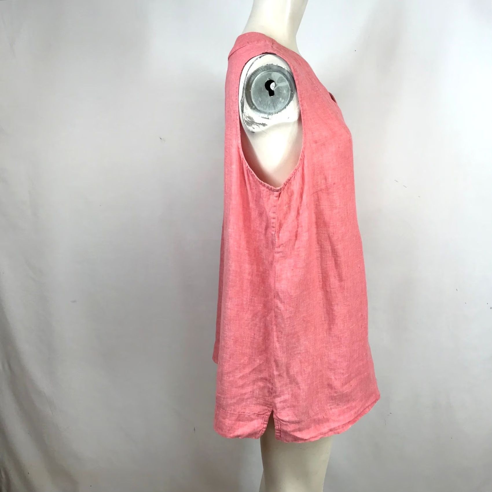Lands' End VINTAGE Lands' End Womens 1X Tunic Sleeveless Linen V-Neck Coral Pink Knit Pintuck Pleats Slit Beach Casual Travel Workwear 100% Linen Womens 1X Size XL / US 12-14 / IT 48-50 - 4 Thumbnail
