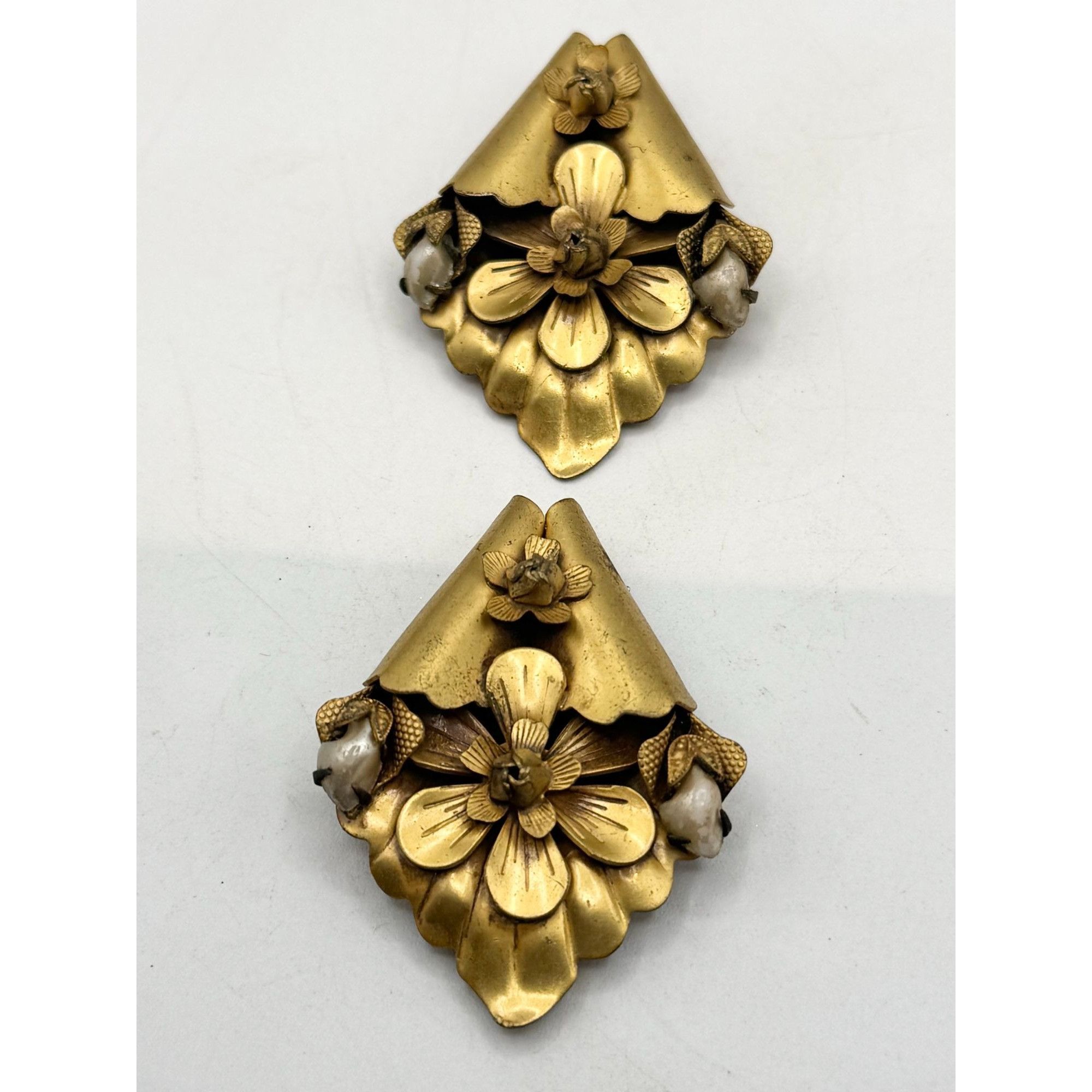 Vintage Vintage Estate floral pearl dress clips set of two Size ONE SIZE - 3 Thumbnail