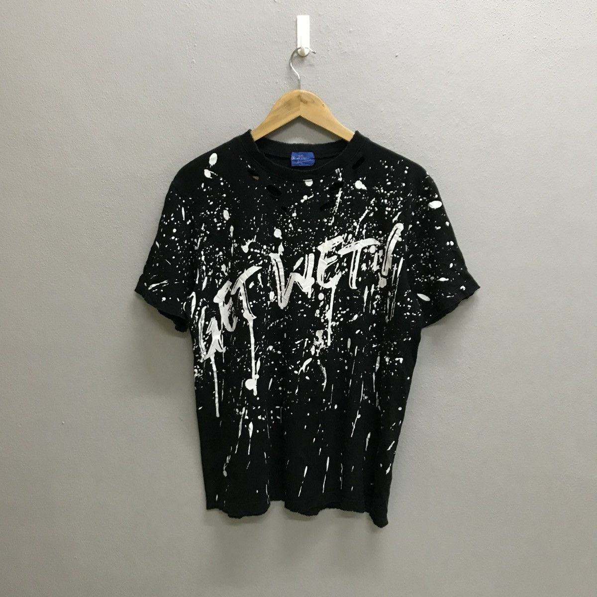 Disney Pirates Summer tokyo disney resort distressed Tshirt Size US S / EU 44-46 / 1 - 11 Thumbnail