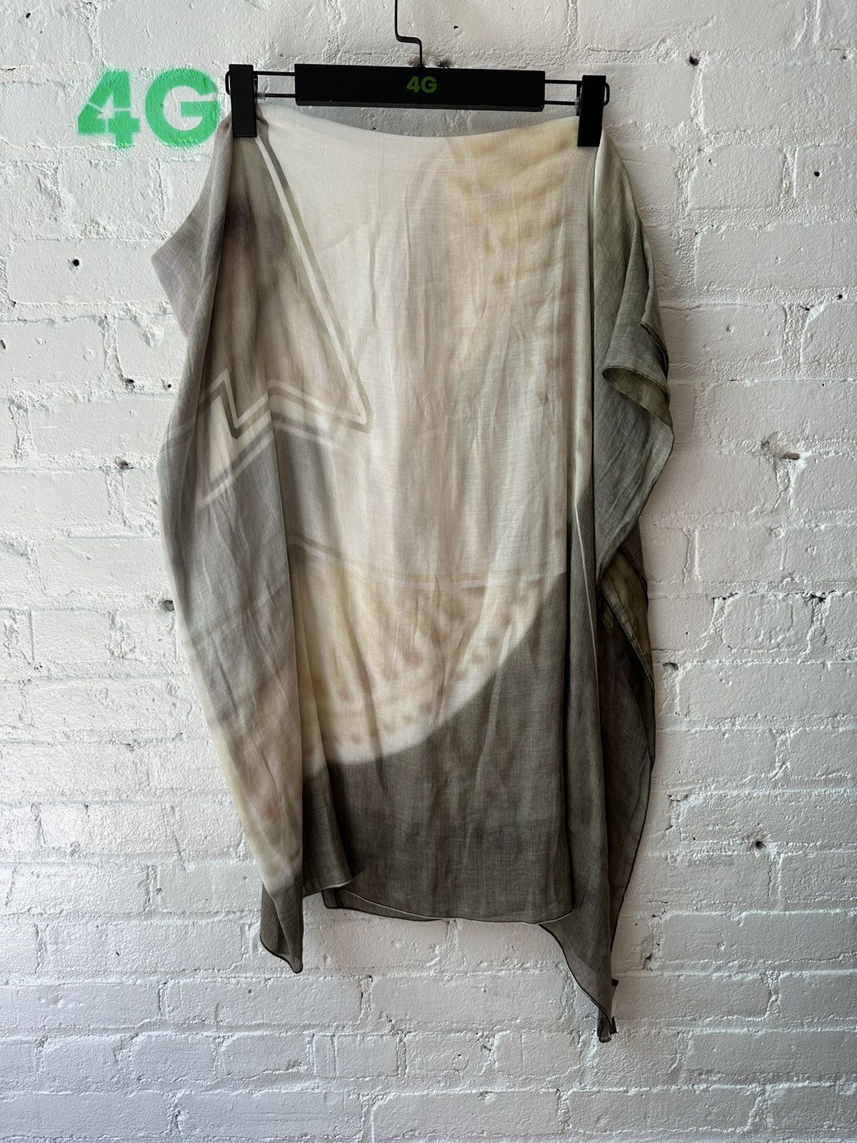 GIVENCHY TRI TONED PATTERN SILK SCARF