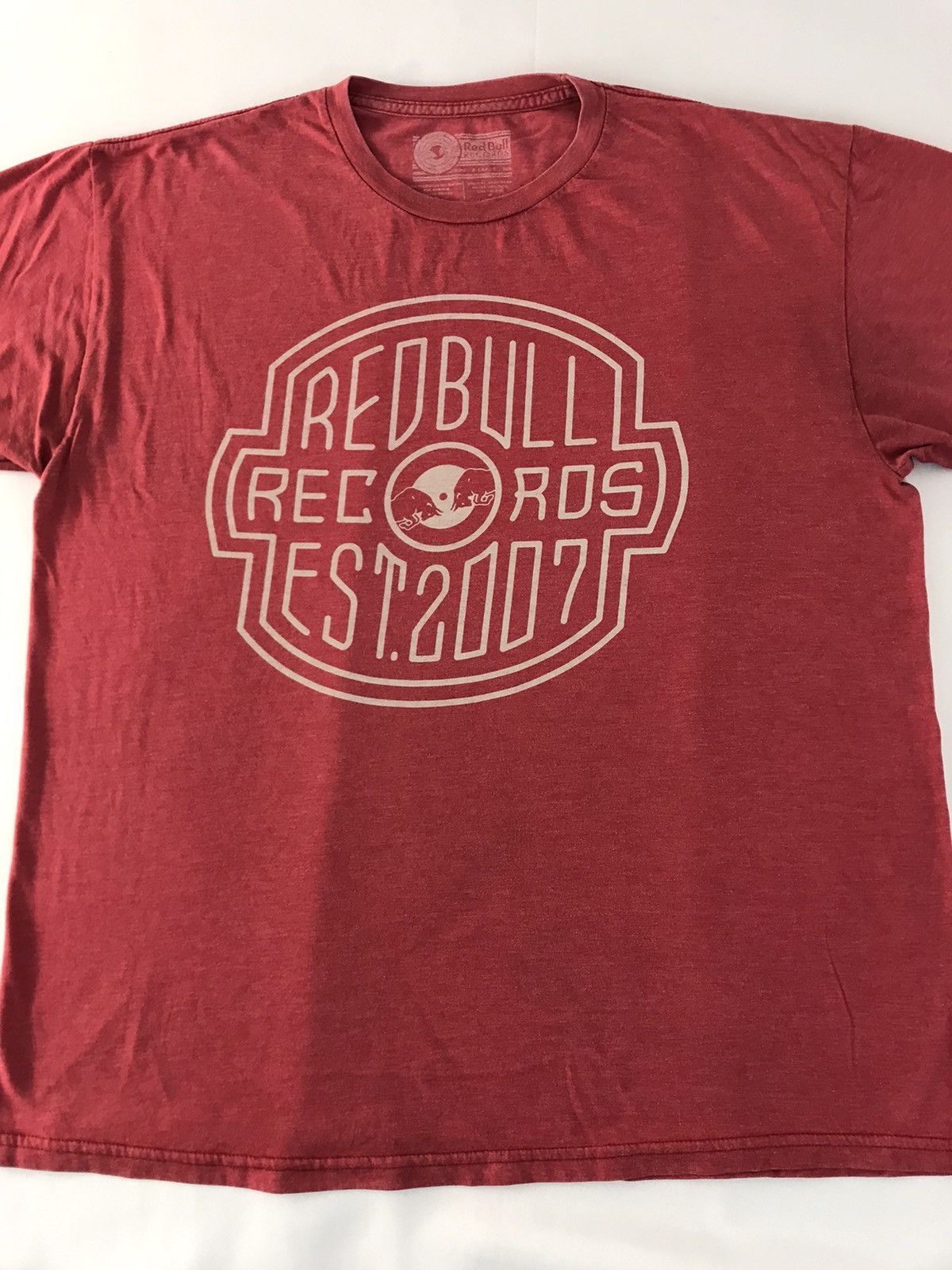 Red Bull Red Bull Record Big Logo Printed Tee T-shirt Unisex Wear Size US XL / EU 56 / 4 - 3 Thumbnail