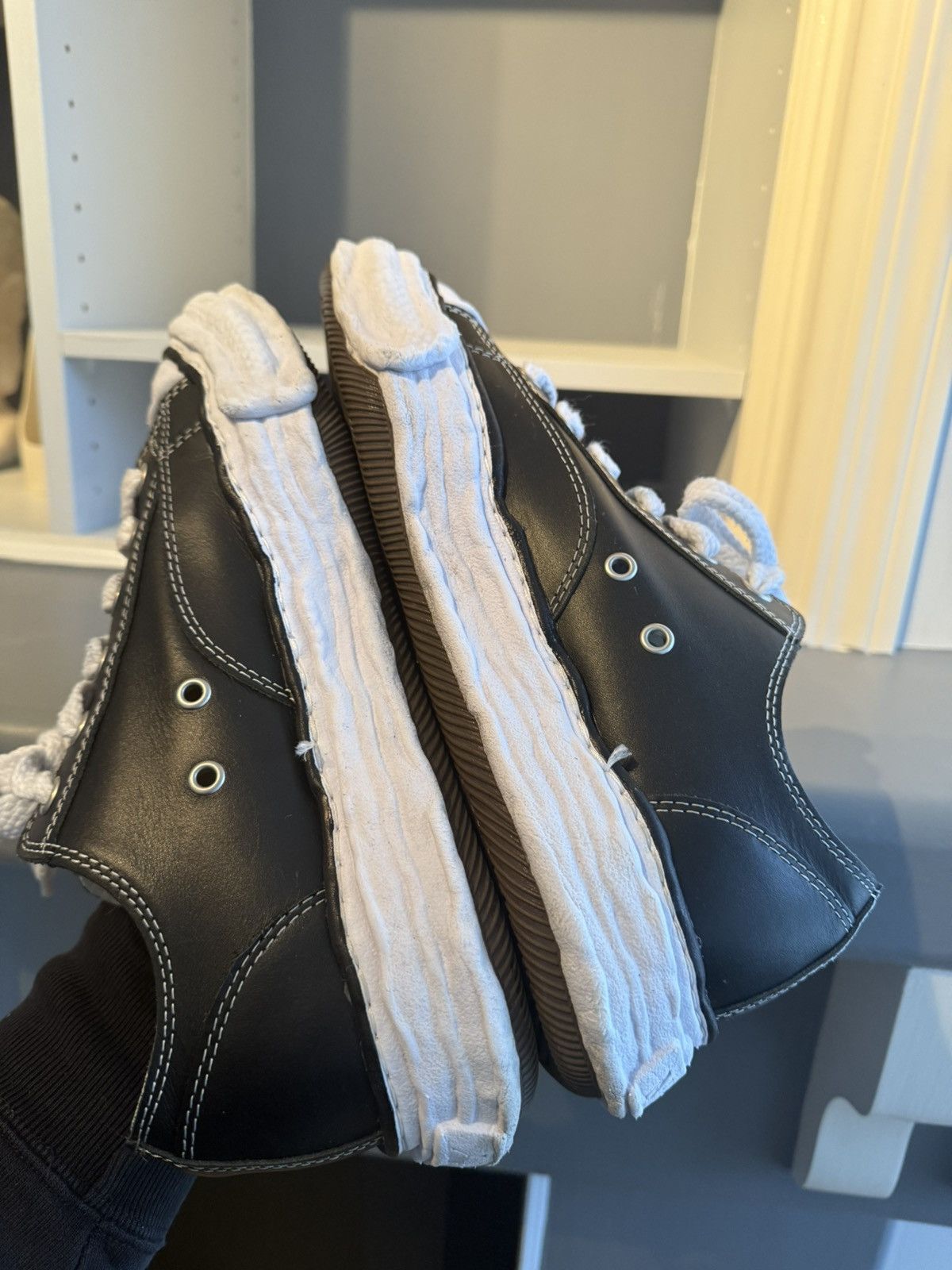 Maison MIHARA YASUHIRO Maison Mihara Yasuhiro Hank Low Top Sneaker 43 Size US 10 / EU 43 - 6 Thumbnail