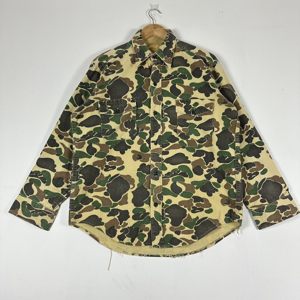 Vintage VINTAGE CAMO BUTTON UP LONGSLEEVE Size US XL / EU 56 / 4 - 1 Thumbnail