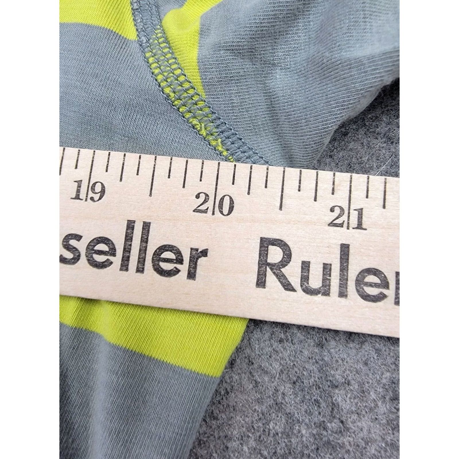 Lululemon Lululemon Shirt Mens Small Gray Yellow Stripe Activewear Sports Colorful Striped Short Sleeve Crew Neck Logo Regular Fit Size US S / EU 44-46 / 1 - 6 Thumbnail