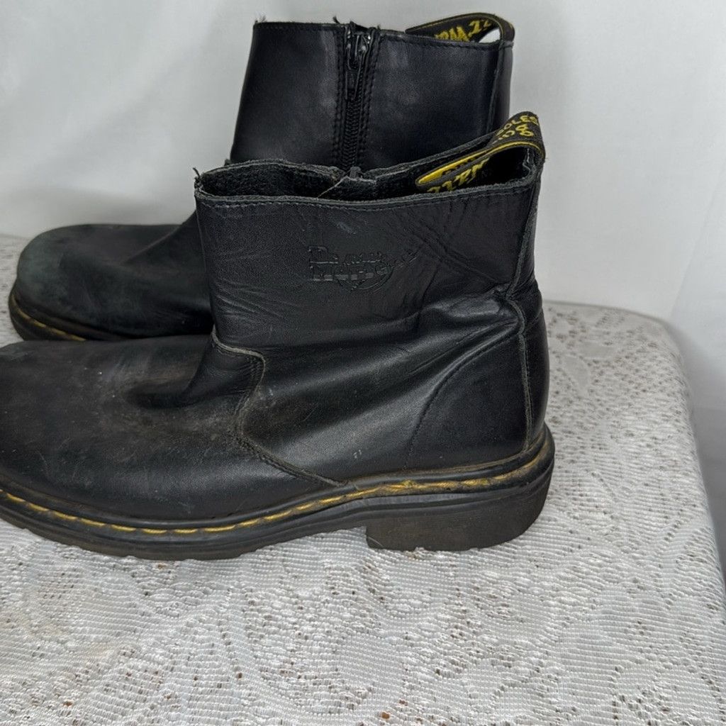 Dr. Martens Dr Martens black leather zip up inside solid toe shoes sz 7 Size US 7 / EU 40 - 2 Thumbnail