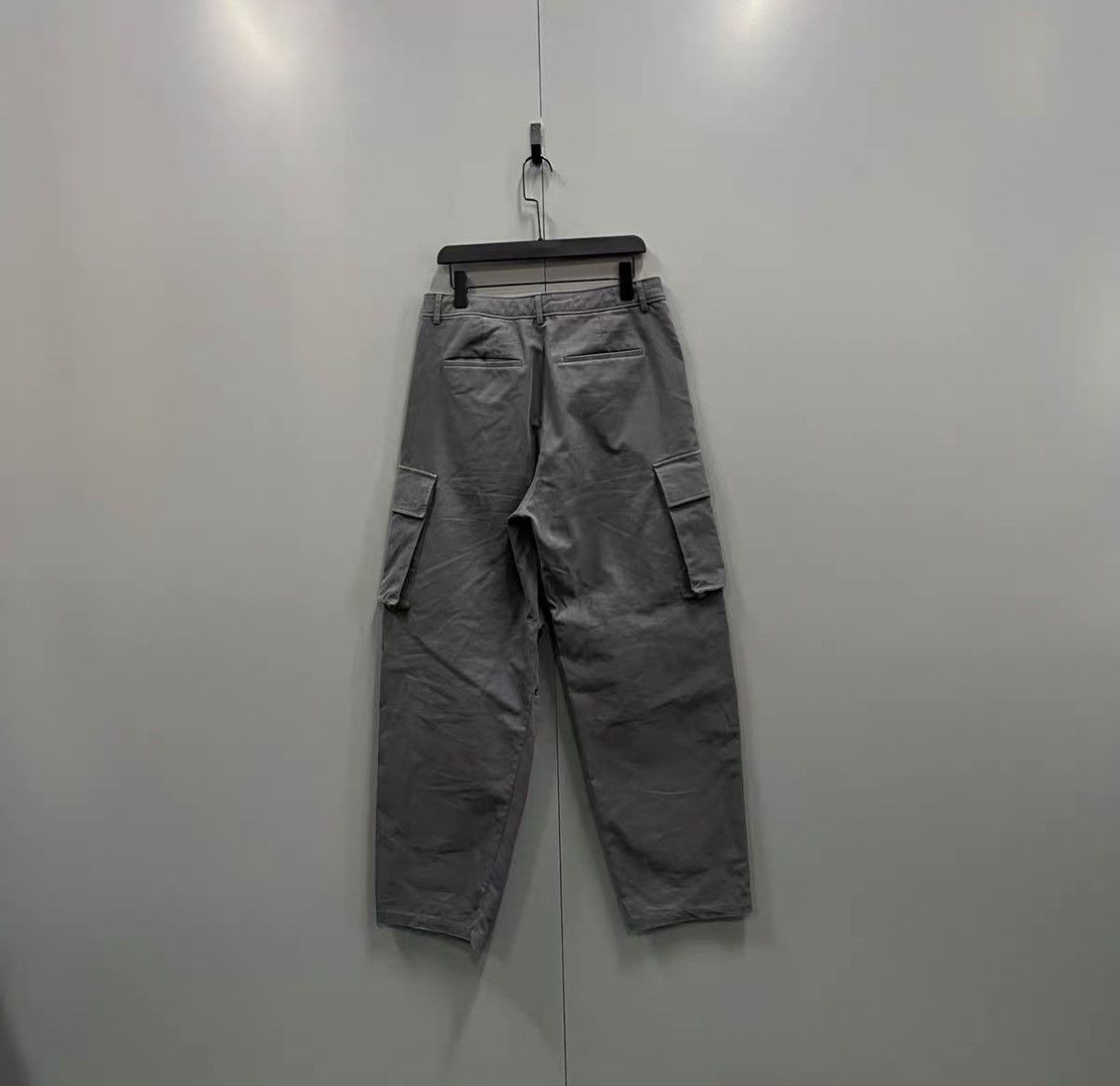 Louis Vuitton Louis Vuitton Applique Letter Logo Pocket Cargo Pants J41 Size US 34 / EU 50 - 2 Thumbnail