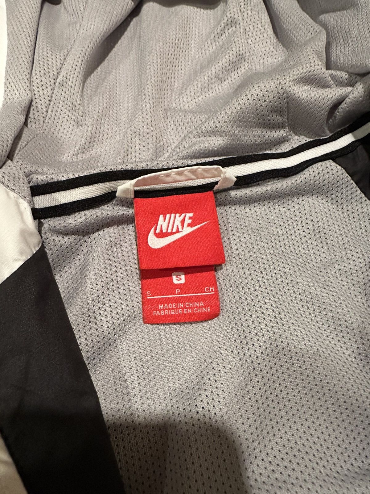 Nike Early 2000s Nike Windbreaker Jacket Size US S / EU 44-46 / 1 - 2 Thumbnail