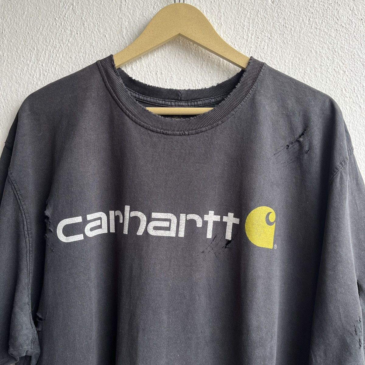 Carhartt DISTRESSED FADED CARHARTT DETROIT RIPPED TSHIRT Size US XXL / EU 58 / 5 - 20 Thumbnail