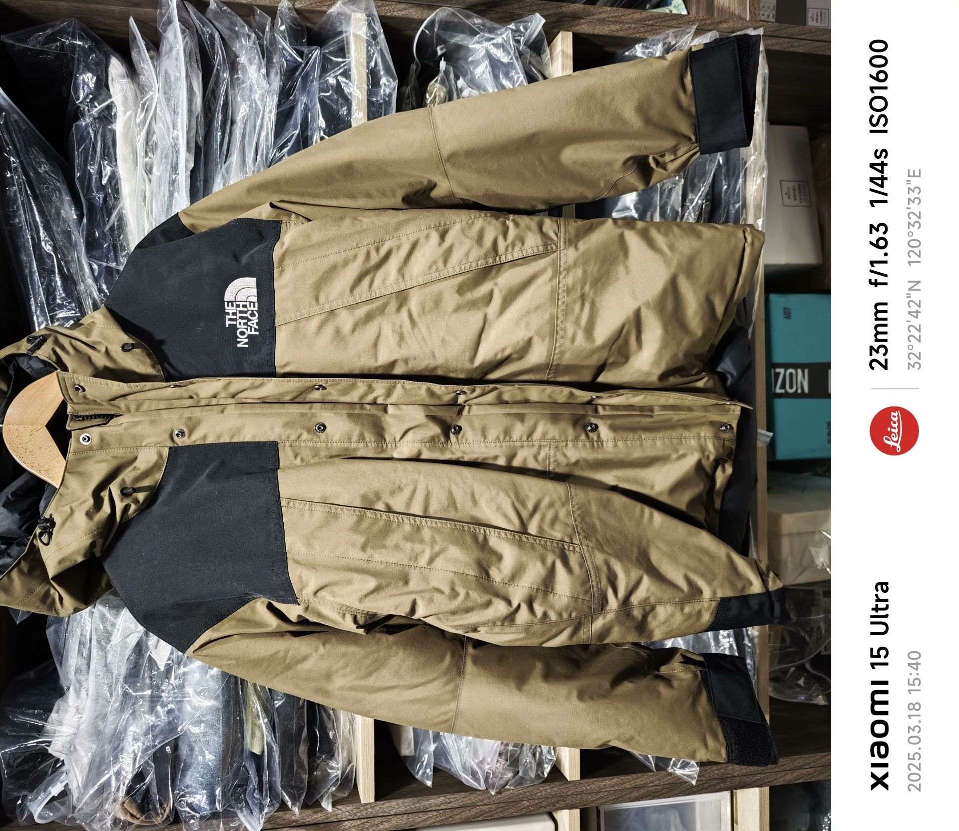 The North Face TNF Mountain Down Jacket Size US L / EU 52-54 / 3 - 1 Thumbnail