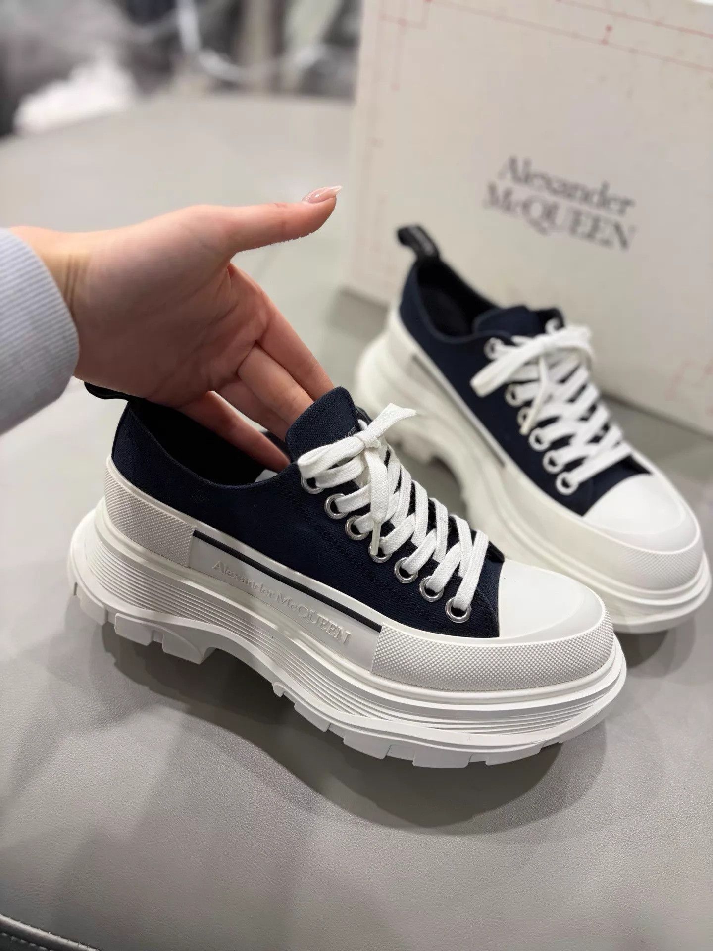 Alexander McQueen McQueen celebrity panda colorblock dad sneakers 37 Size US 6.5 / IT 36.5 - 4 Thumbnail