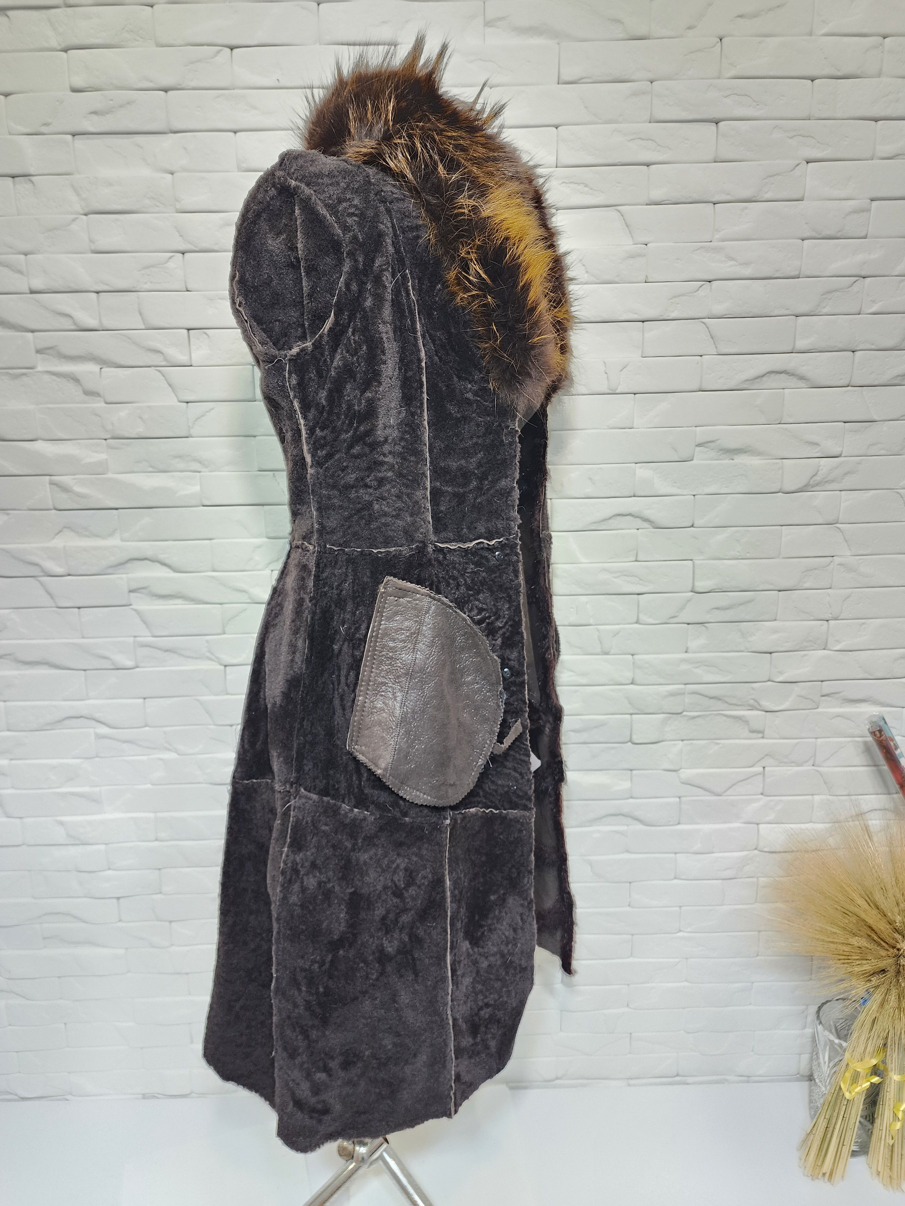 Uniqlo Women's Brown Sheepskin Coat: Genuine Fur Collar Size M / US 6-8 / IT 42-44 - 8 Thumbnail