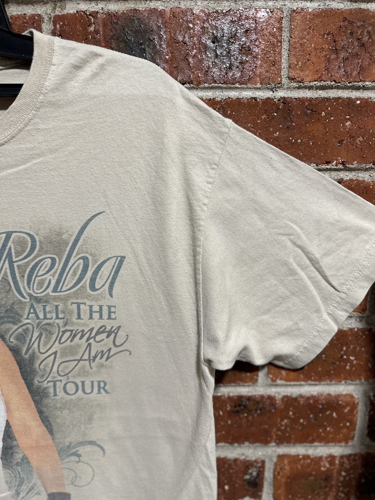 Band Tees Vintage Reba All The Women I Am Tour Faded Tee Size US L / EU 52-54 / 3 - 4 Thumbnail