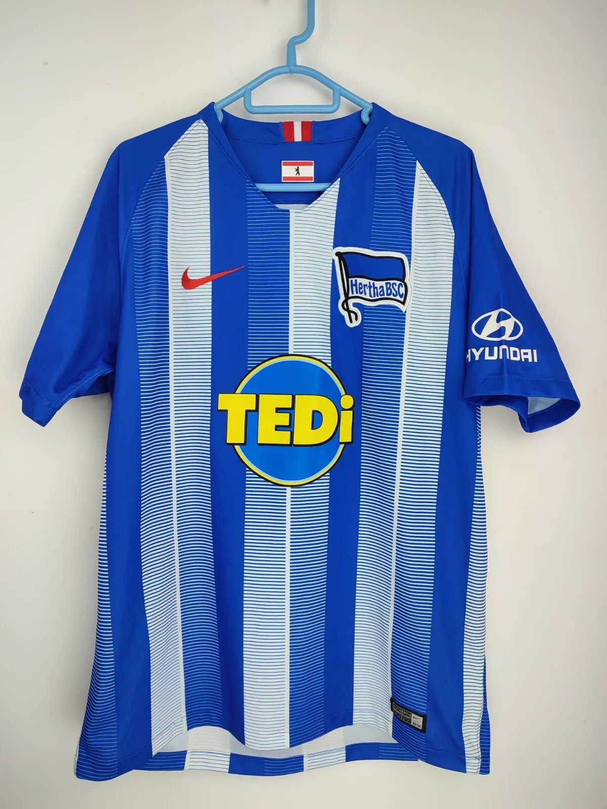 Nike Hertha BSC Berlin 2018/19 Home FOOTBALL Kit SHIRT SOCCER Size US L / EU 52-54 / 3 - 18 Thumbnail