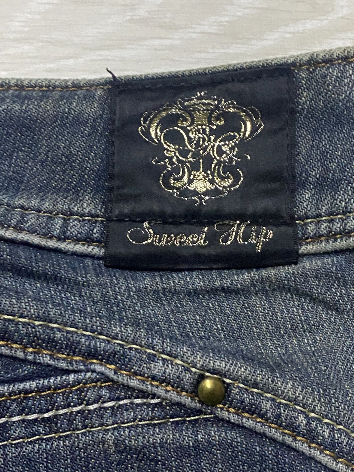 Japanese Brand Woman Japanese Brand Sweet Hip Bootcut Flare Jeans Size US 27 - 11 Thumbnail