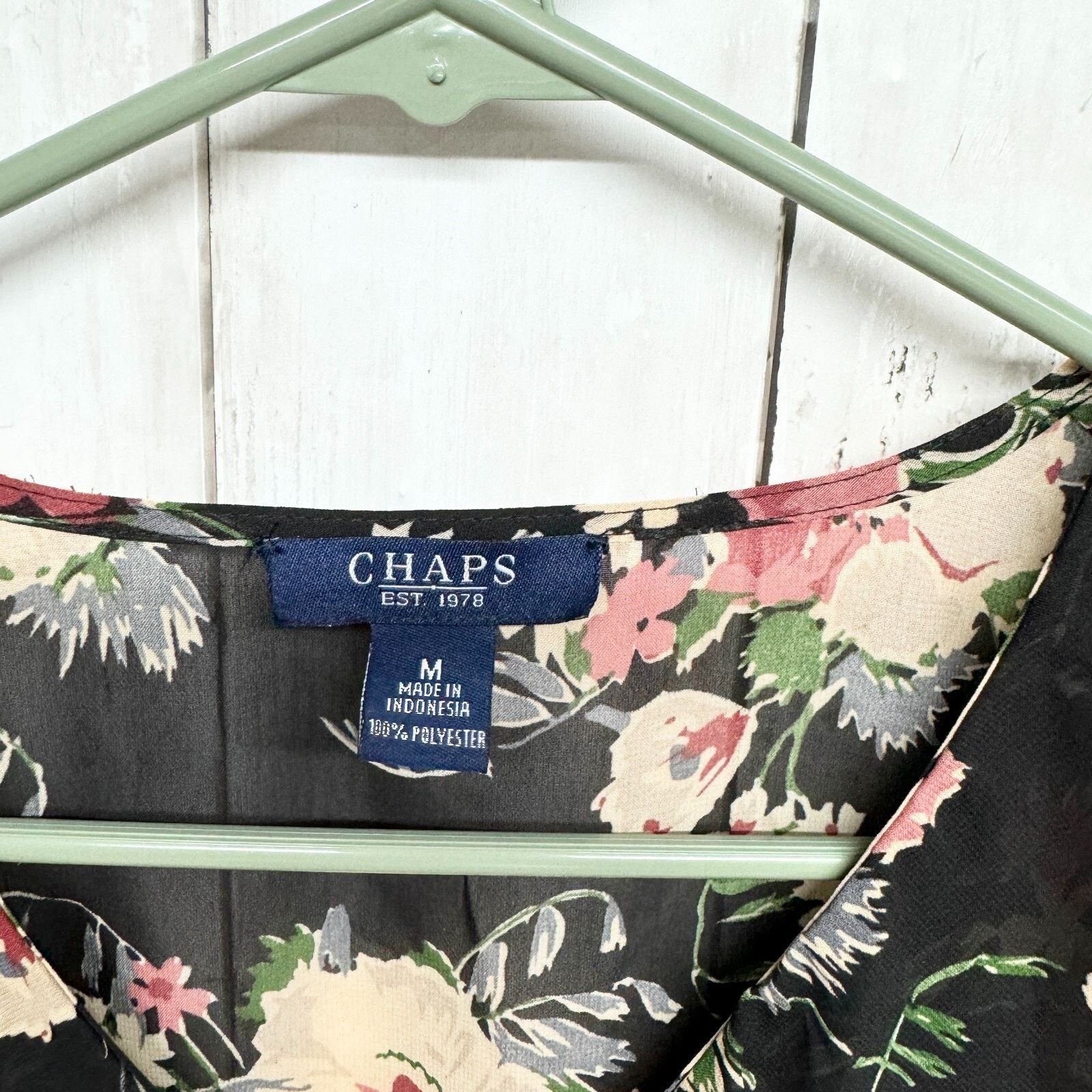 Chaps Chaps Top MD Short Sleeve Shell Black Floral Sheer V Neck Size M / US 6-8 / IT 42-44 - 2 Thumbnail
