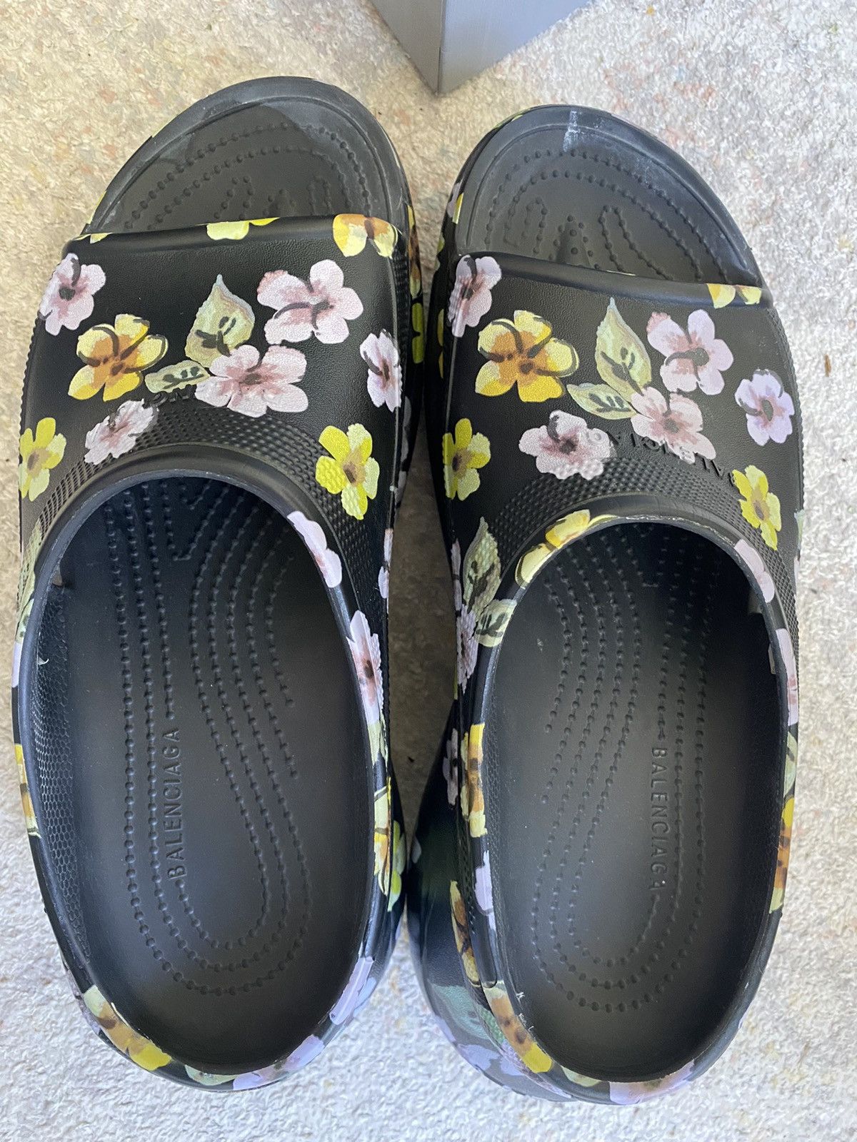 Balenciaga × Crocs Black Floral Pool Slides Size US 9 / EU 42 - 6 Thumbnail
