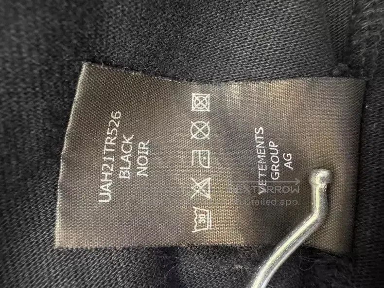 Vetements VETEMENTS Black Long Sleeve T-Shirt Size US XS / EU 42 / 0 - 6 Thumbnail