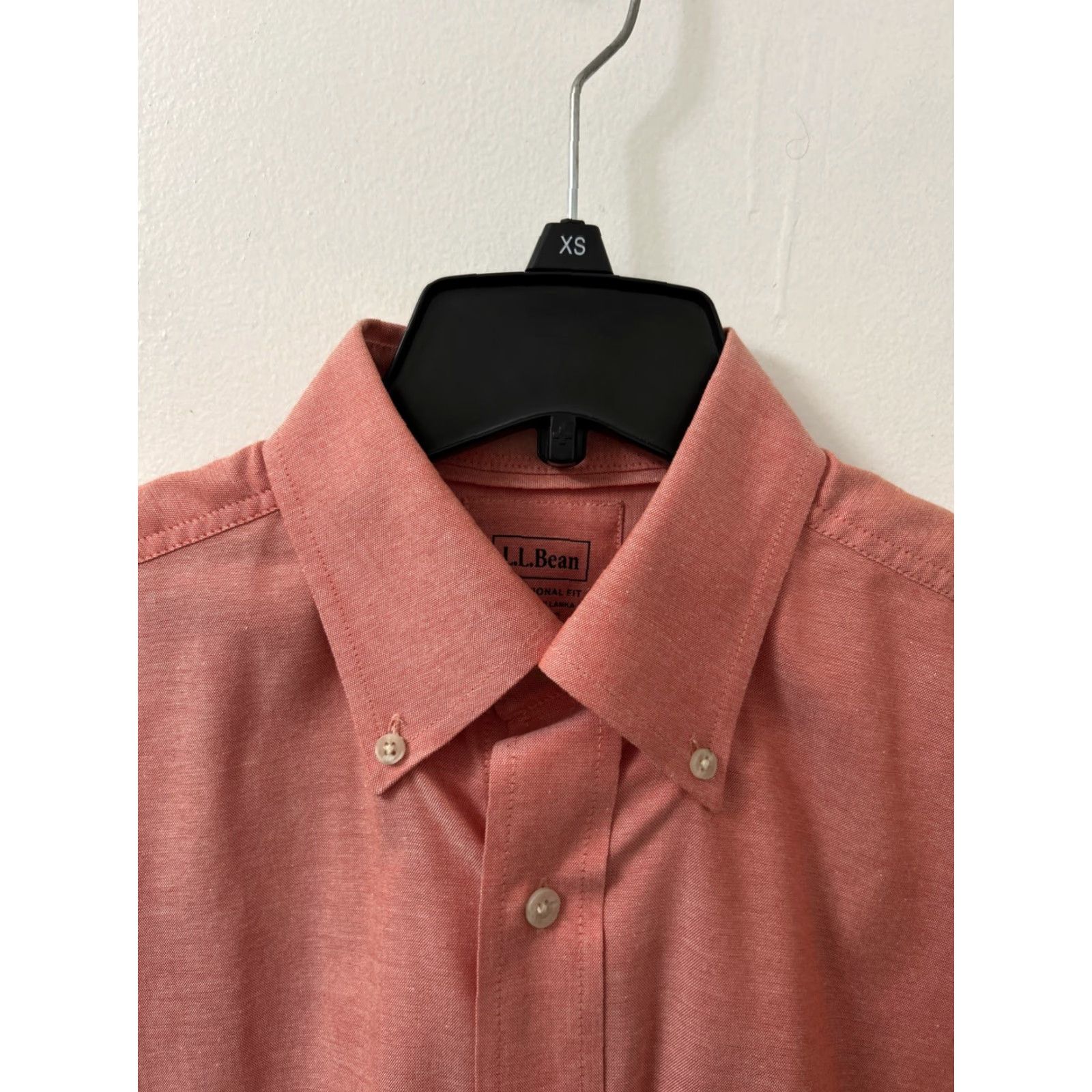 Vintage L.L. Bean Shirt Mens S Red Chambray Button-Down Oxford Traditional Fit Long Sleeve Solid Rose 248929 Size US S / EU 44-46 / 1 - 5 Thumbnail