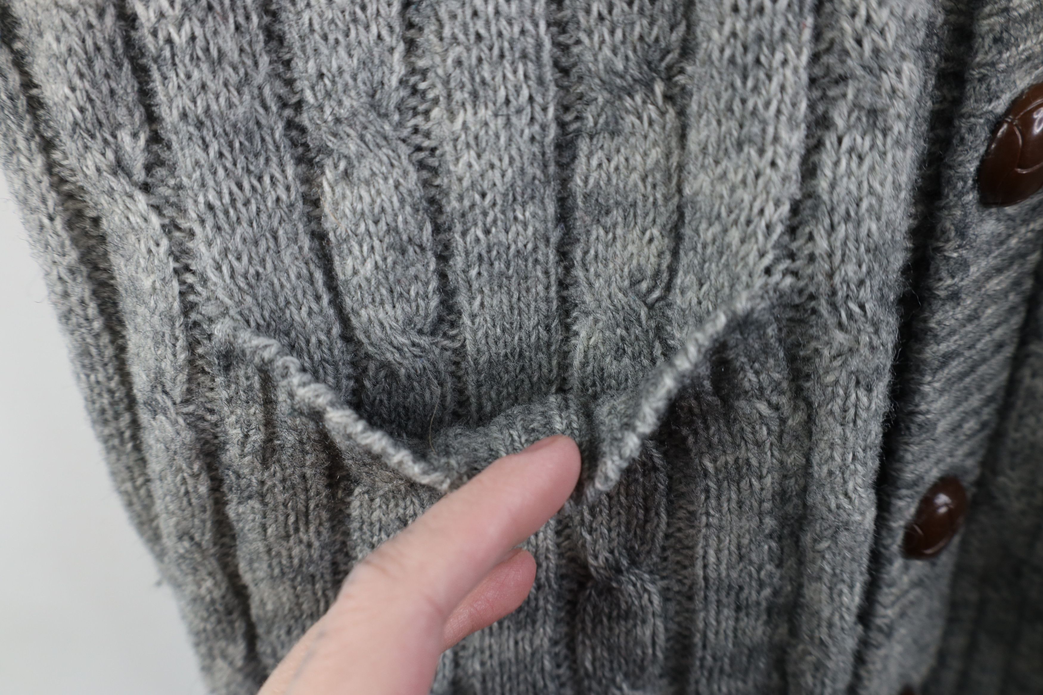 Vintage Vintage 70s Streetwear Ribbed Cable Knit Sweater Vest Gray Size US L / EU 52-54 / 3 - 6 Thumbnail